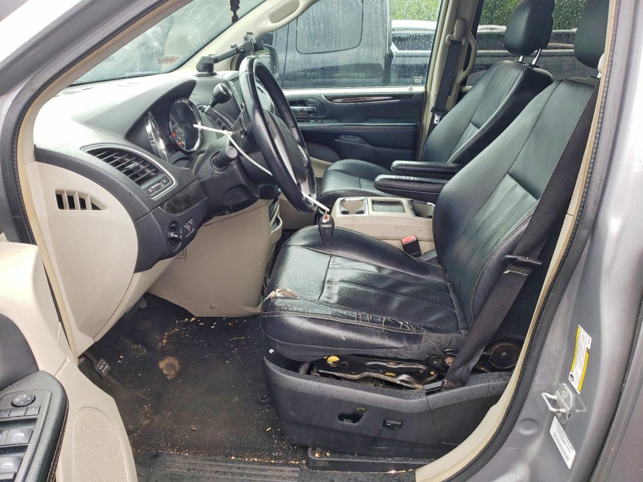 2014 Chrysler Town & Country Touring Silver vin: 2C4RC1BG2ER220977