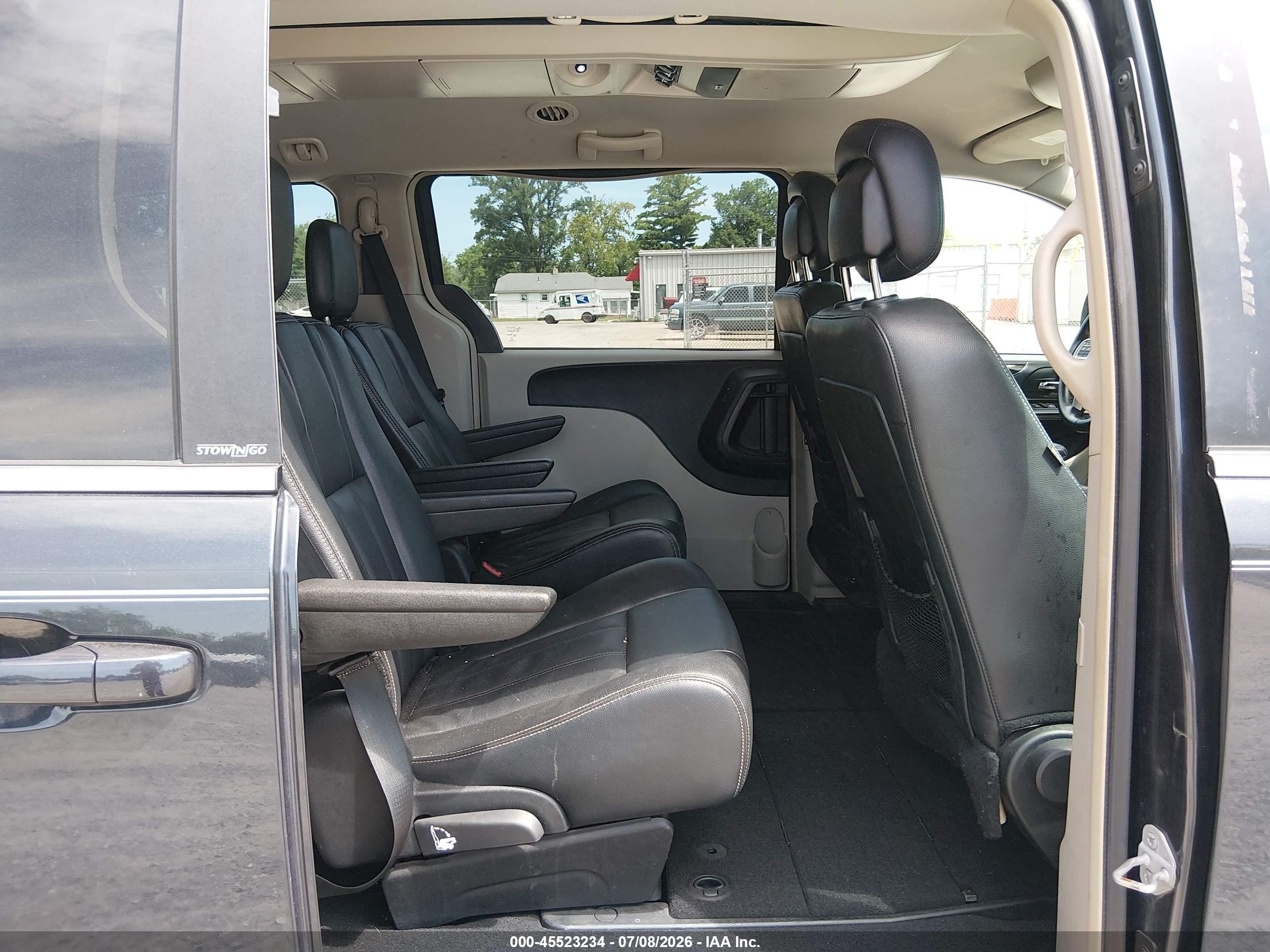 2014 Chrysler Town & Country Touring Gray vin: 2C4RC1BG2ER247953