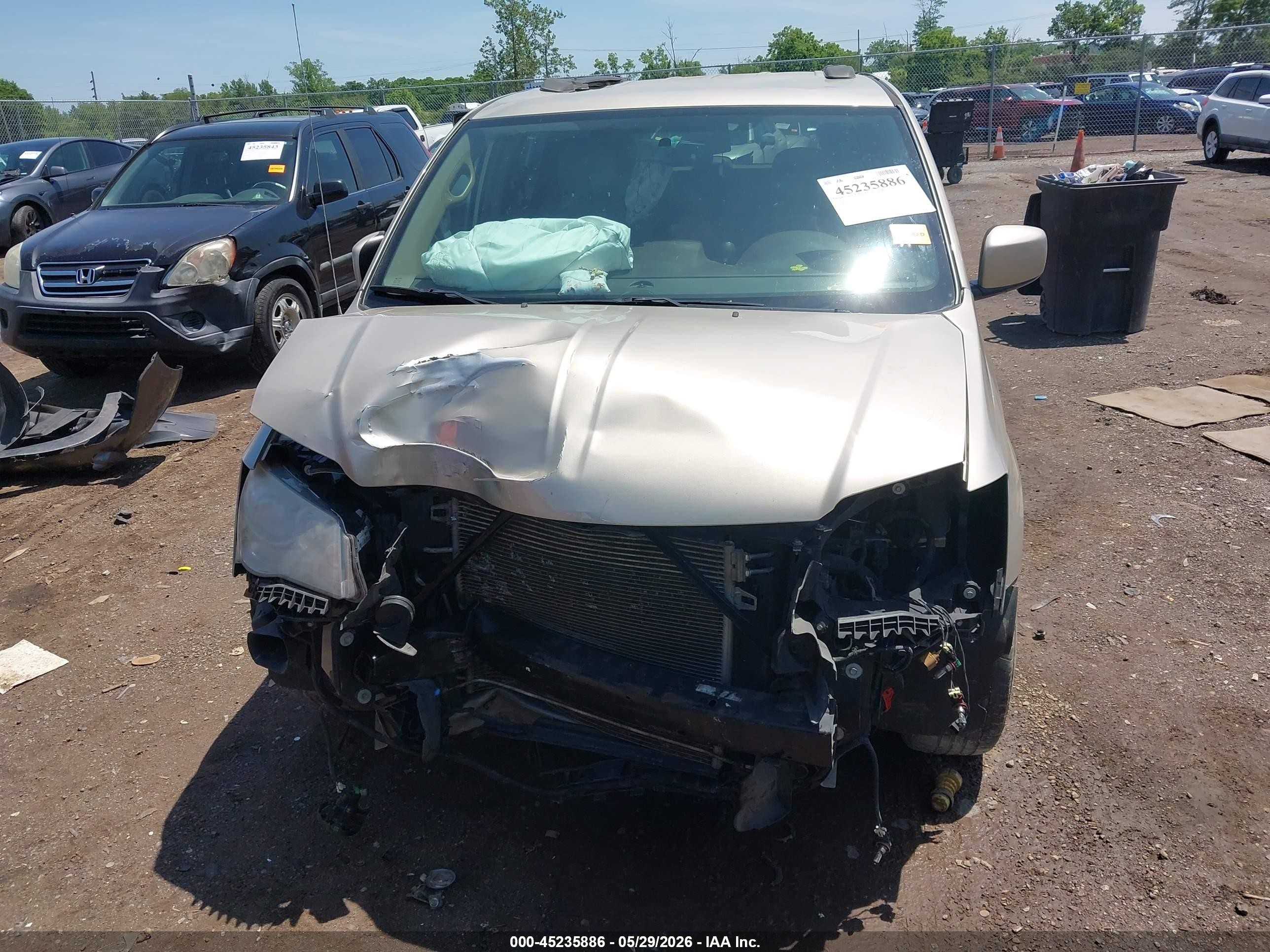 2014 Chrysler Town & Country Touring Золотой vin: 2C4RC1BG2ER276756