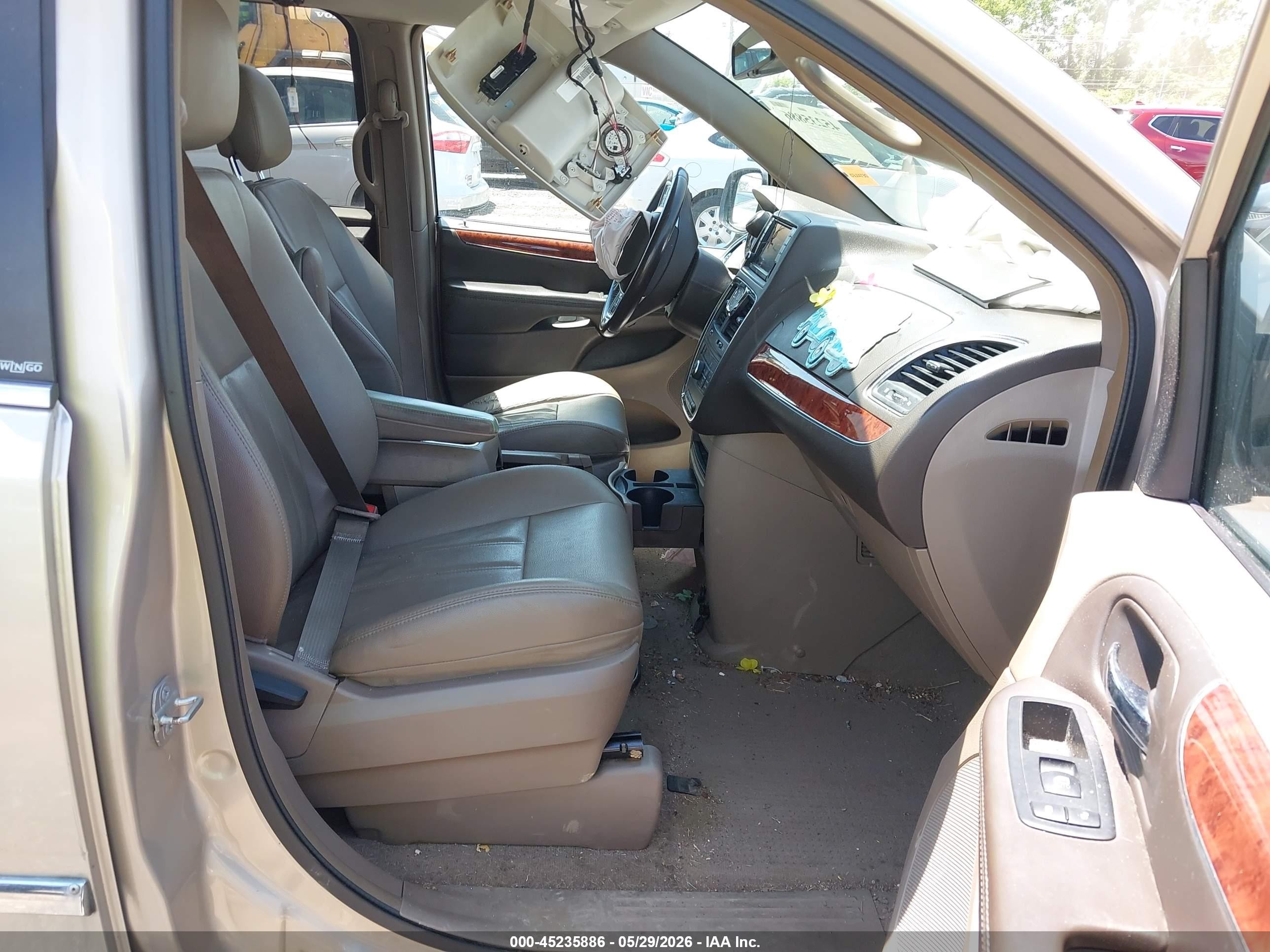 2014 Chrysler Town & Country Touring Золотой vin: 2C4RC1BG2ER276756
