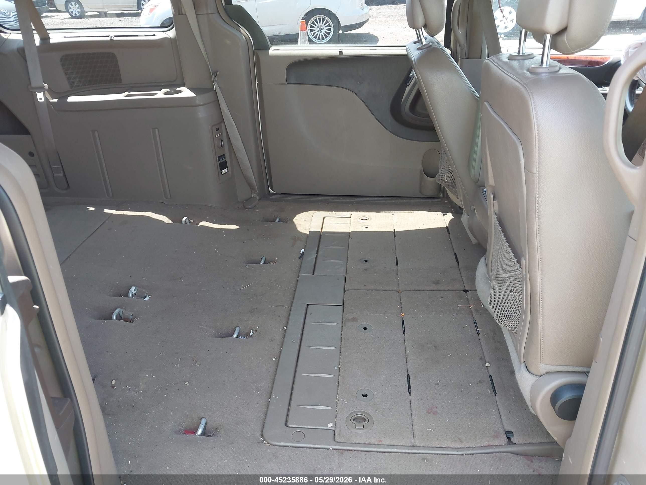 2014 Chrysler Town & Country Touring Золотой vin: 2C4RC1BG2ER276756