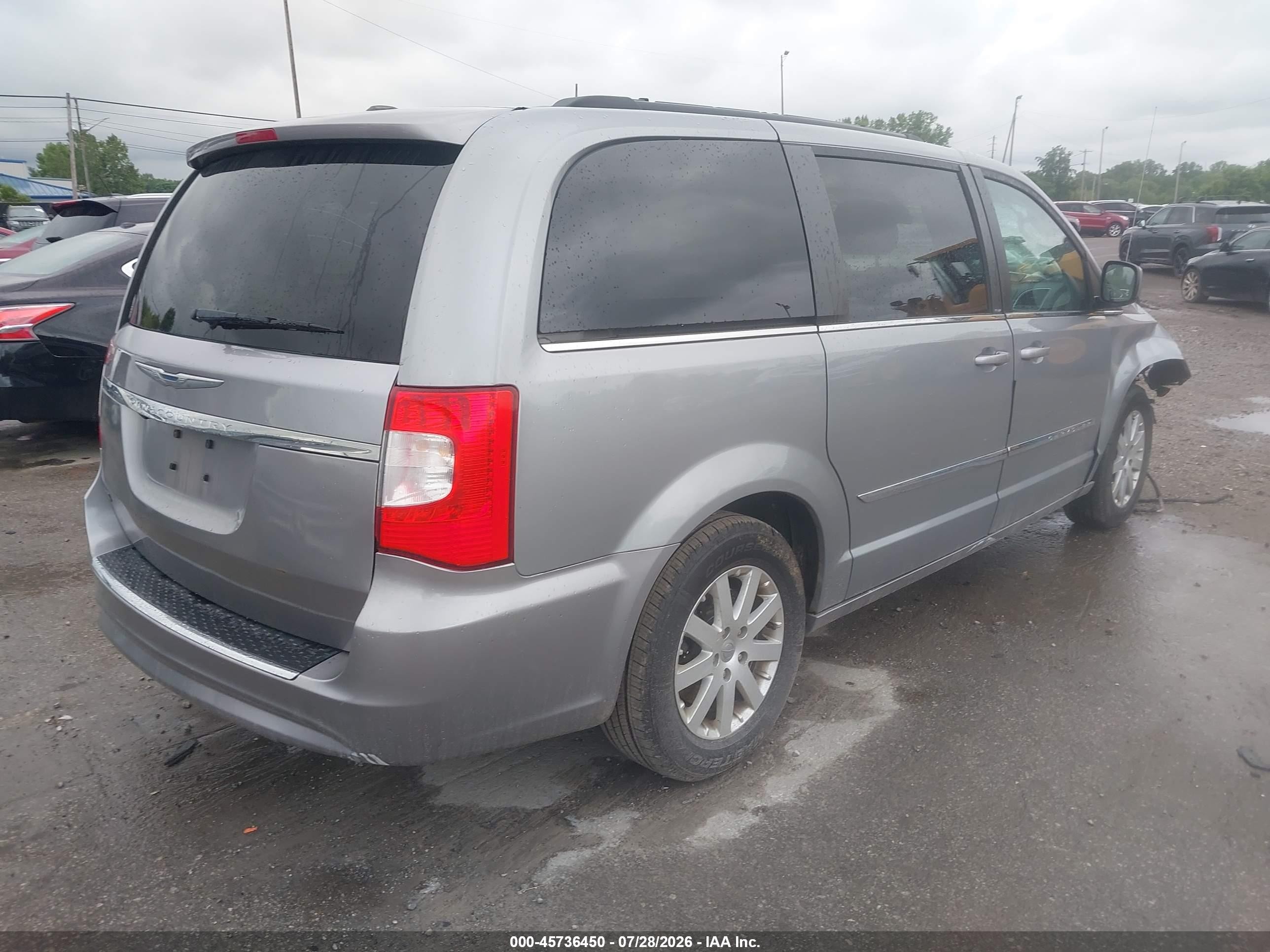 2014 Chrysler Town & Country Touring Silver vin: 2C4RC1BG2ER325938
