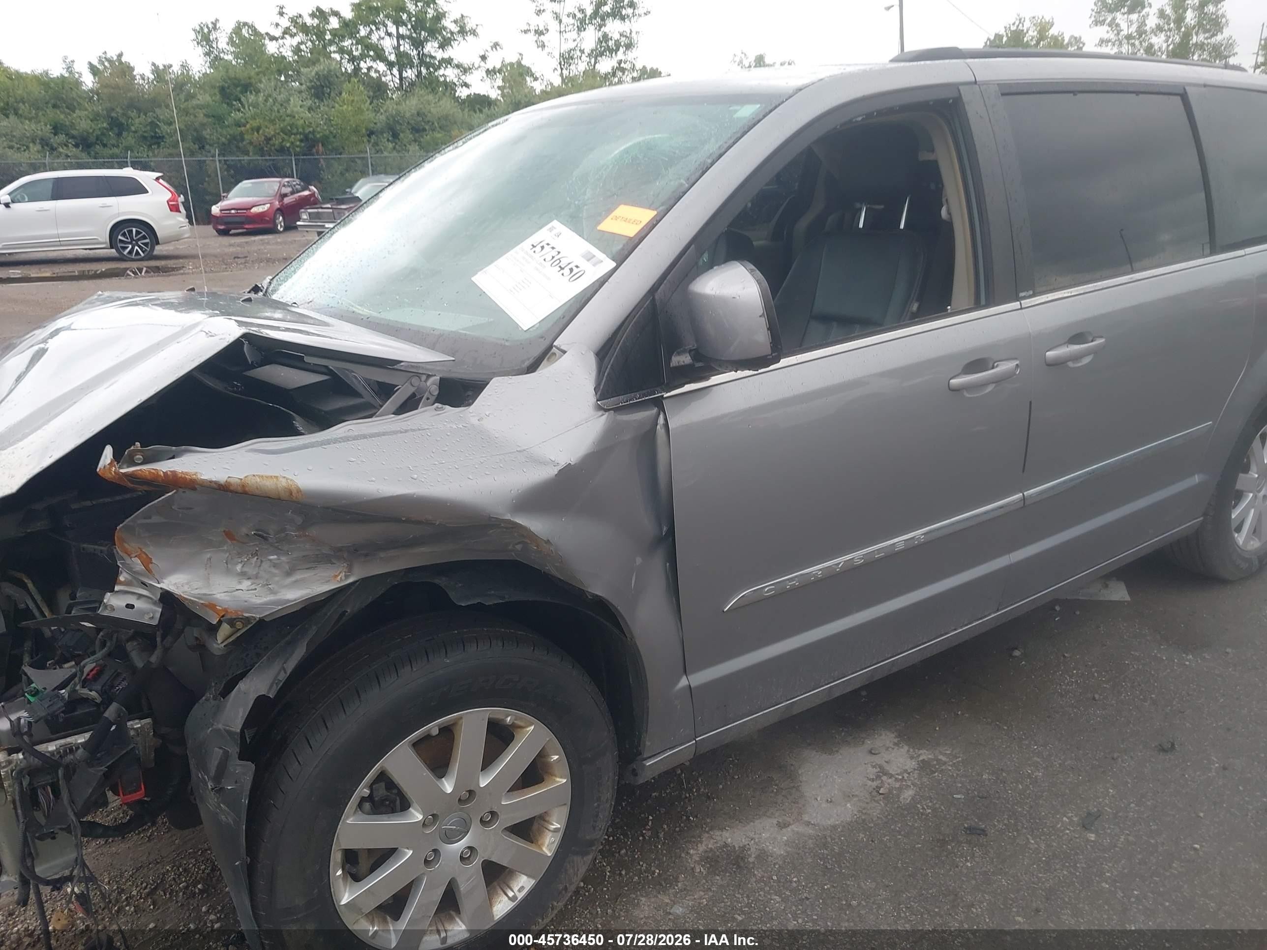 2014 Chrysler Town & Country Touring Silver vin: 2C4RC1BG2ER325938