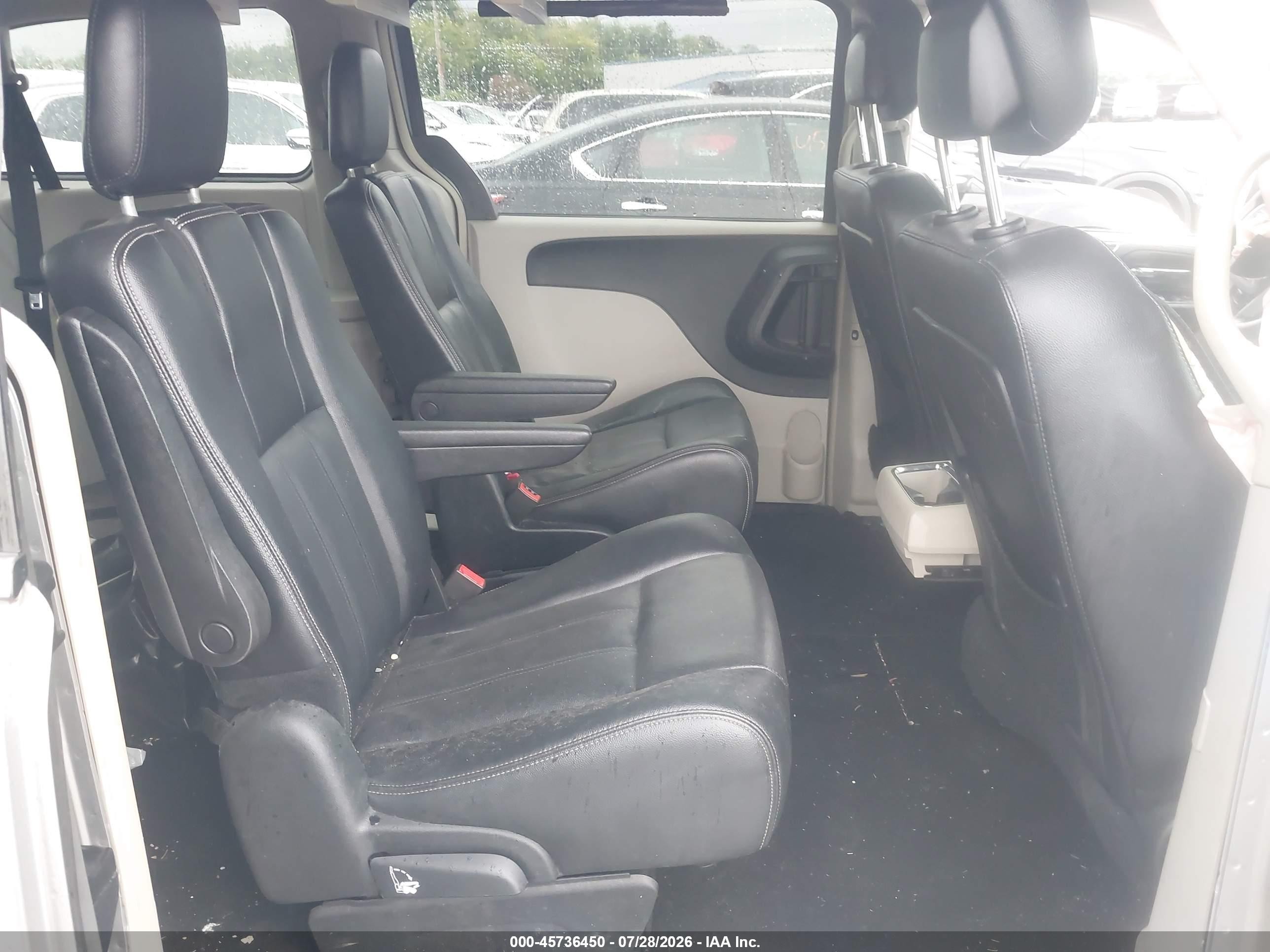 2014 Chrysler Town & Country Touring Silver vin: 2C4RC1BG2ER325938
