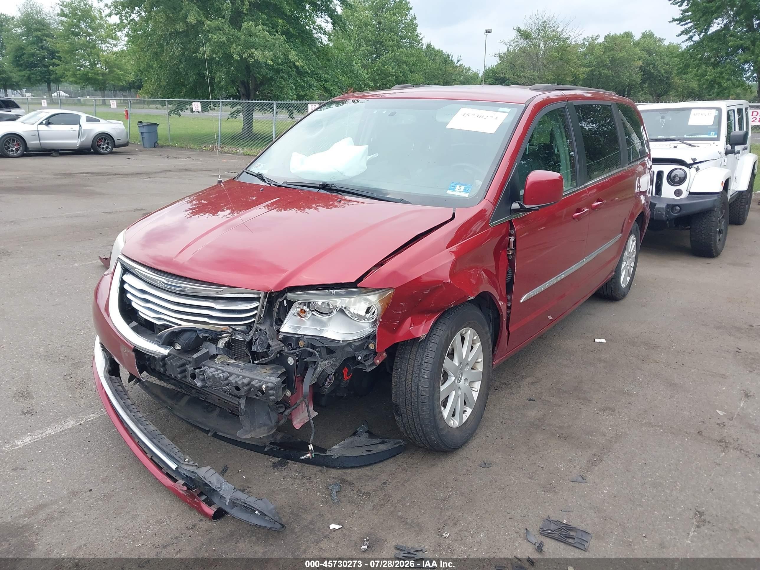 2014 Chrysler Town & Country Touring Red vin: 2C4RC1BG2ER359300