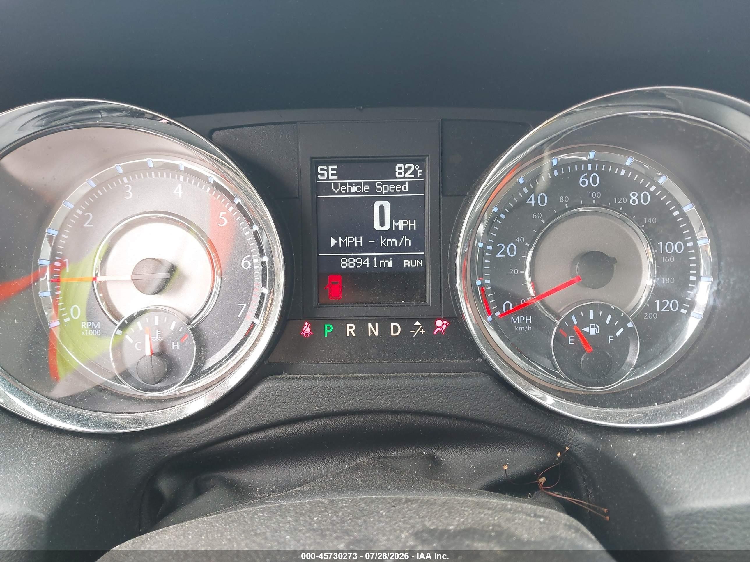 2014 Chrysler Town & Country Touring Red vin: 2C4RC1BG2ER359300
