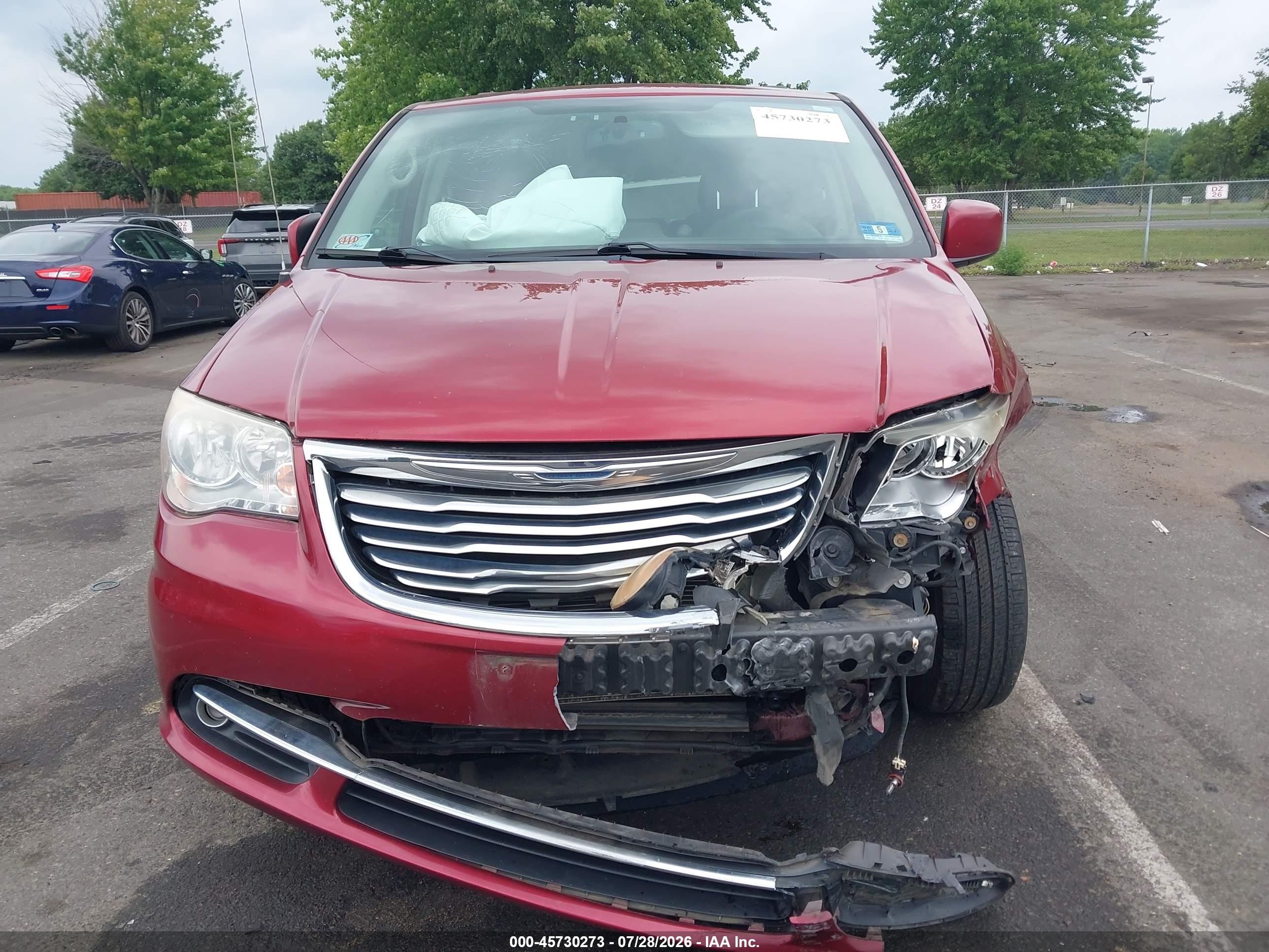 2014 Chrysler Town & Country Touring Red vin: 2C4RC1BG2ER359300