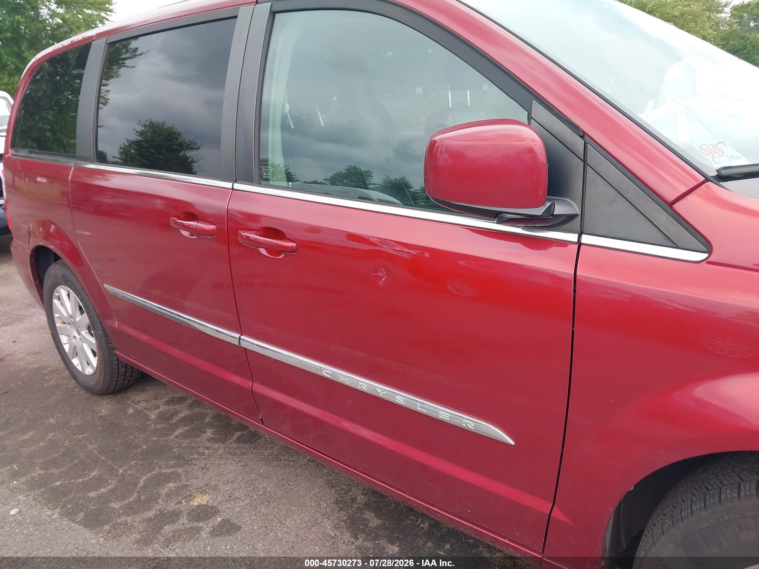 2014 Chrysler Town & Country Touring Red vin: 2C4RC1BG2ER359300