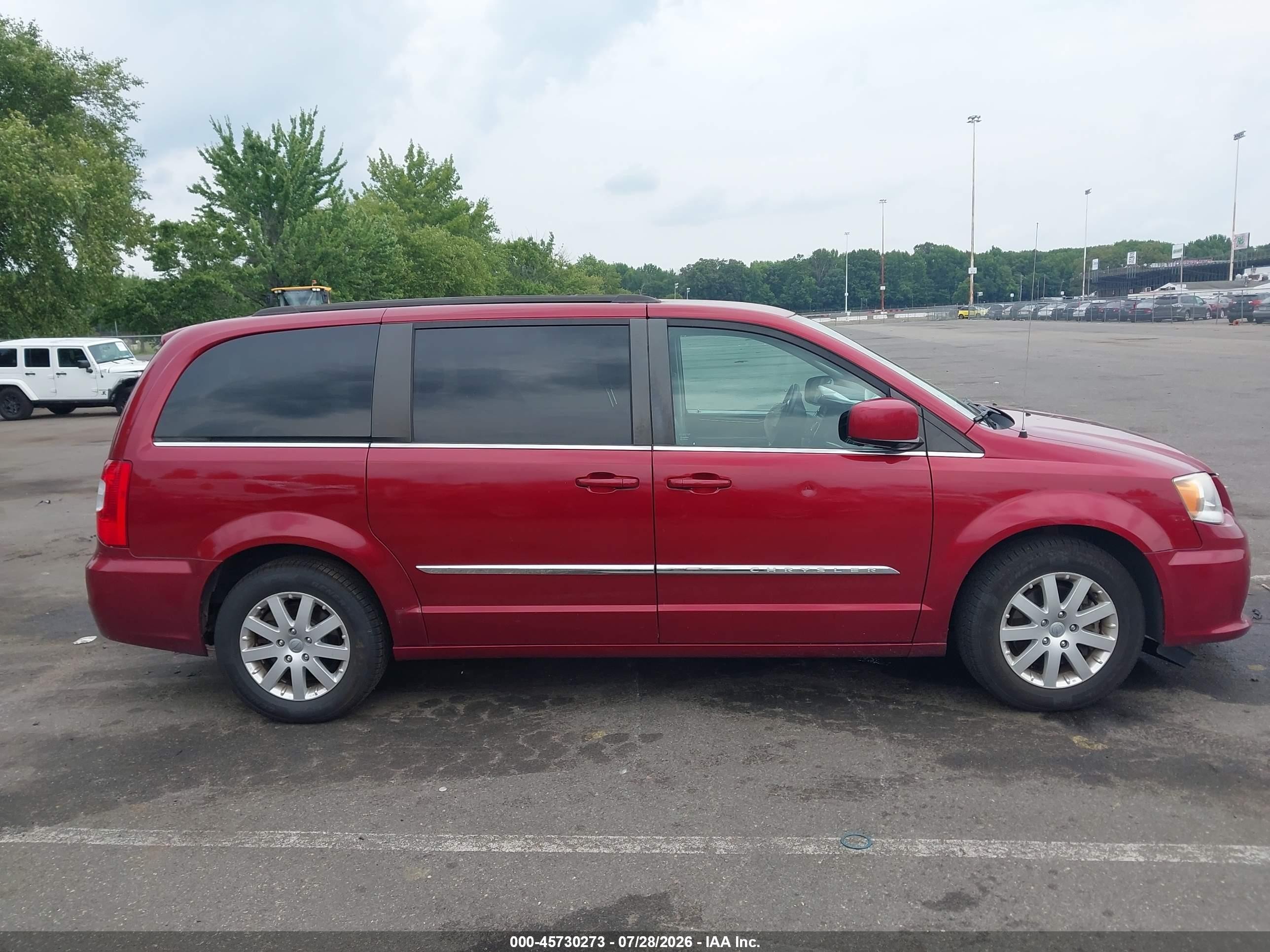 2014 Chrysler Town & Country Touring Red vin: 2C4RC1BG2ER359300