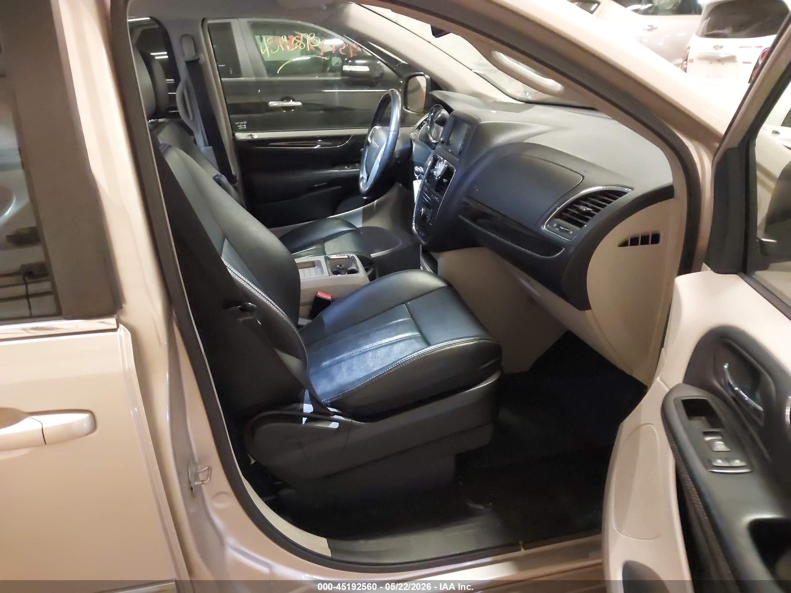 2014 Chrysler Town & Country Touring Золотой vin: 2C4RC1BG2ER399375