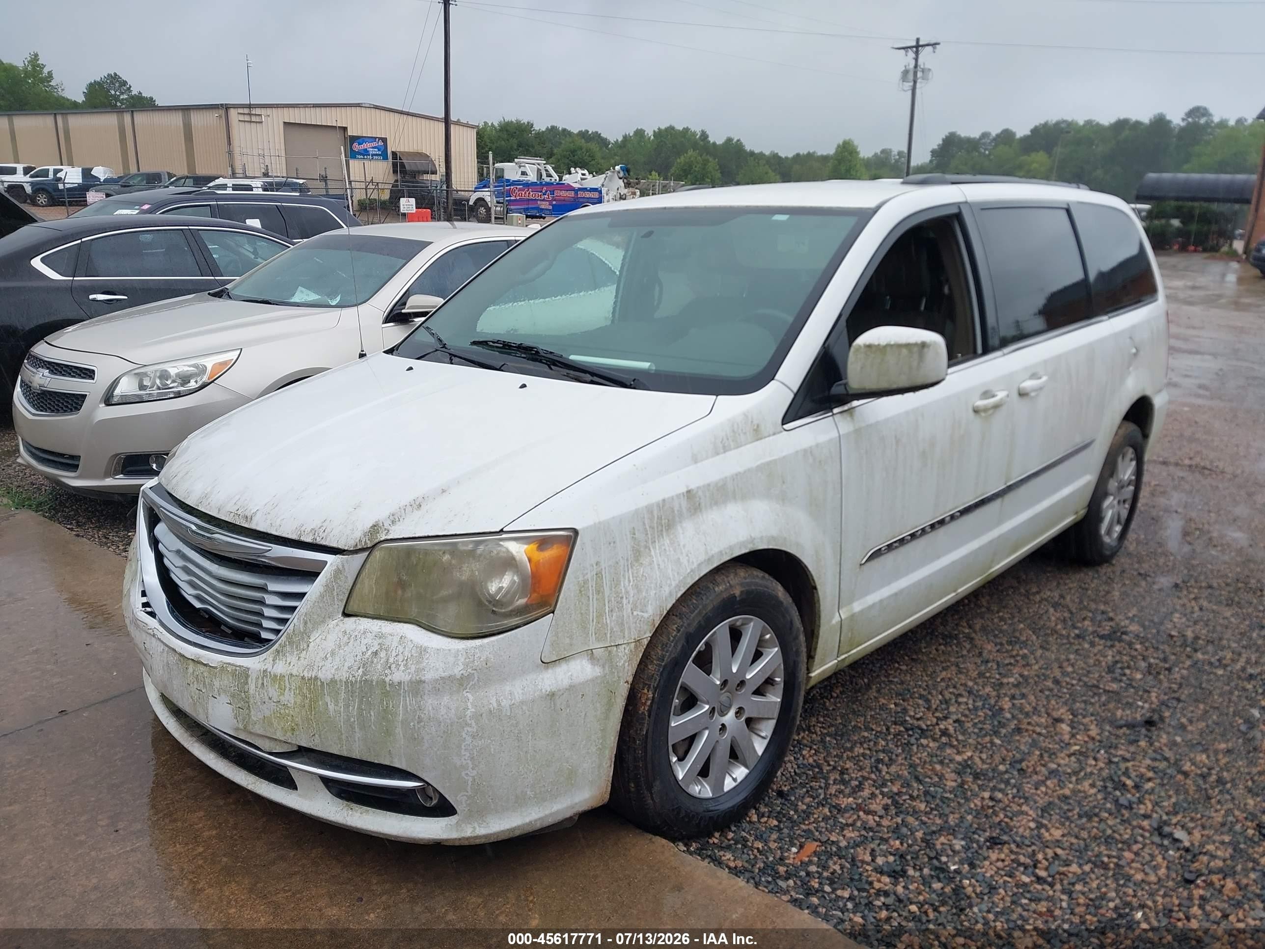 2014 Chrysler Town & Country Touring White vin: 2C4RC1BG2ER439051