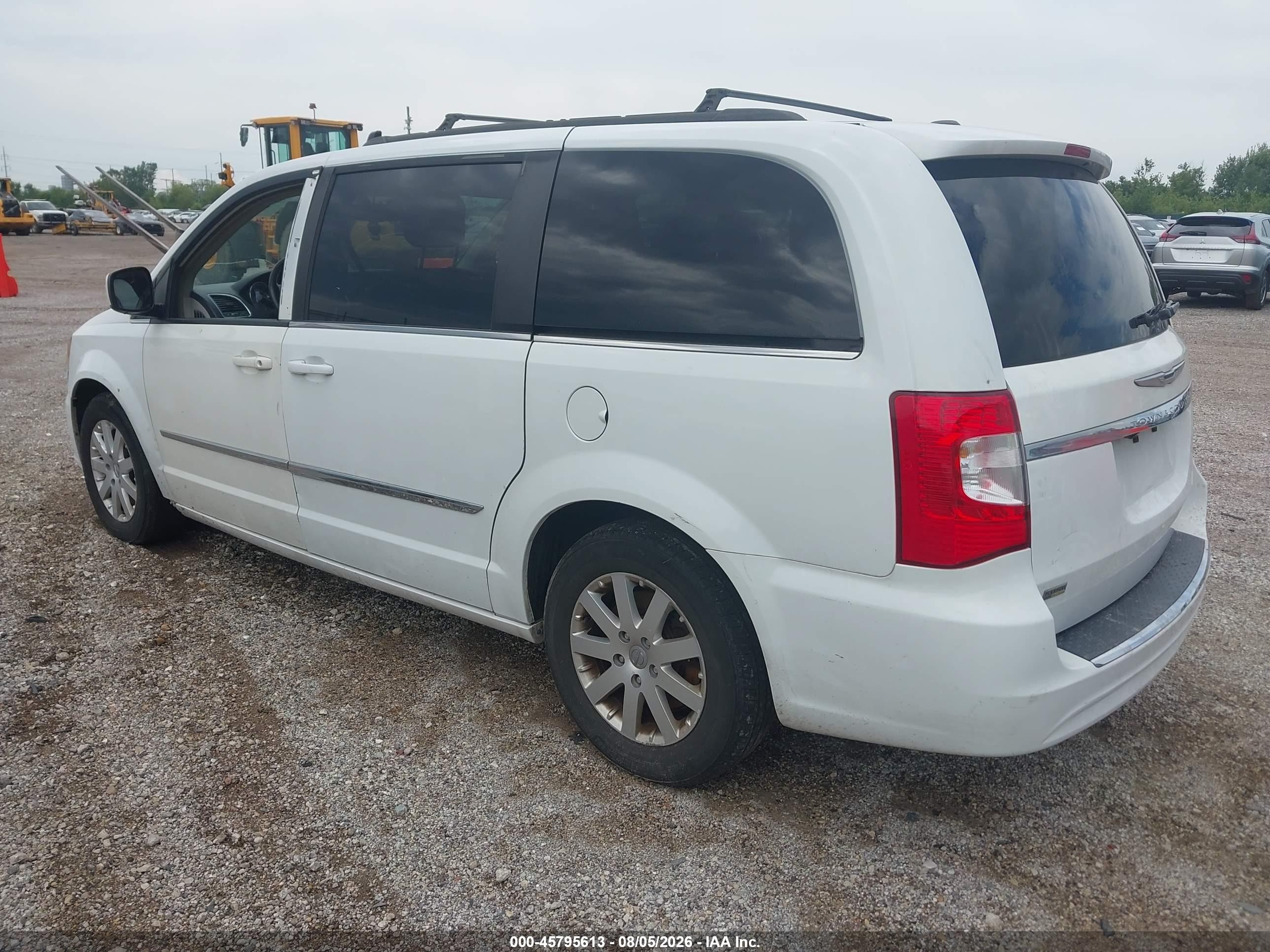 2014 Chrysler Town & Country Touring White vin: 2C4RC1BG2ER442659
