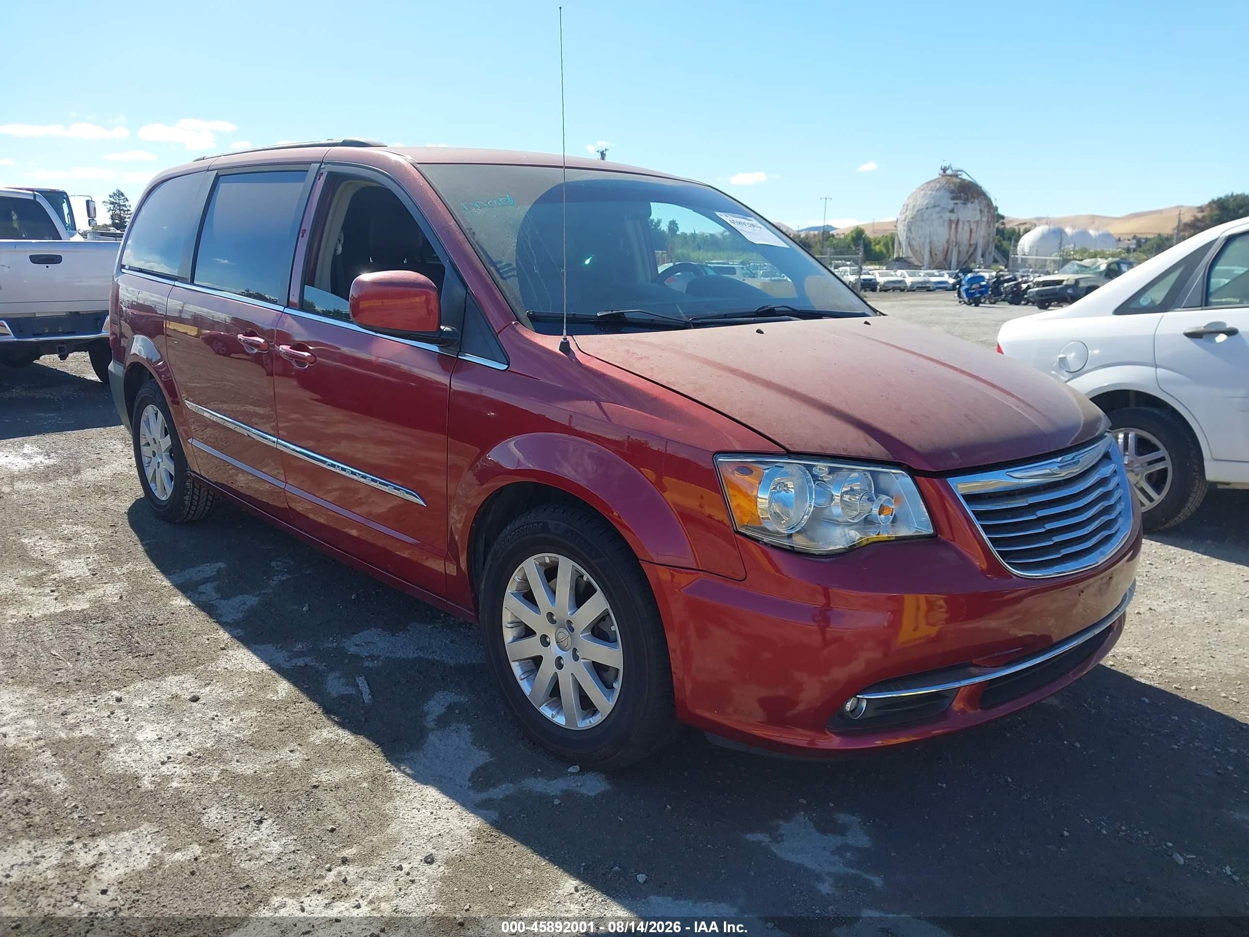 2014 Chrysler Town & Country Touring Red vin: 2C4RC1BG2ER443083
