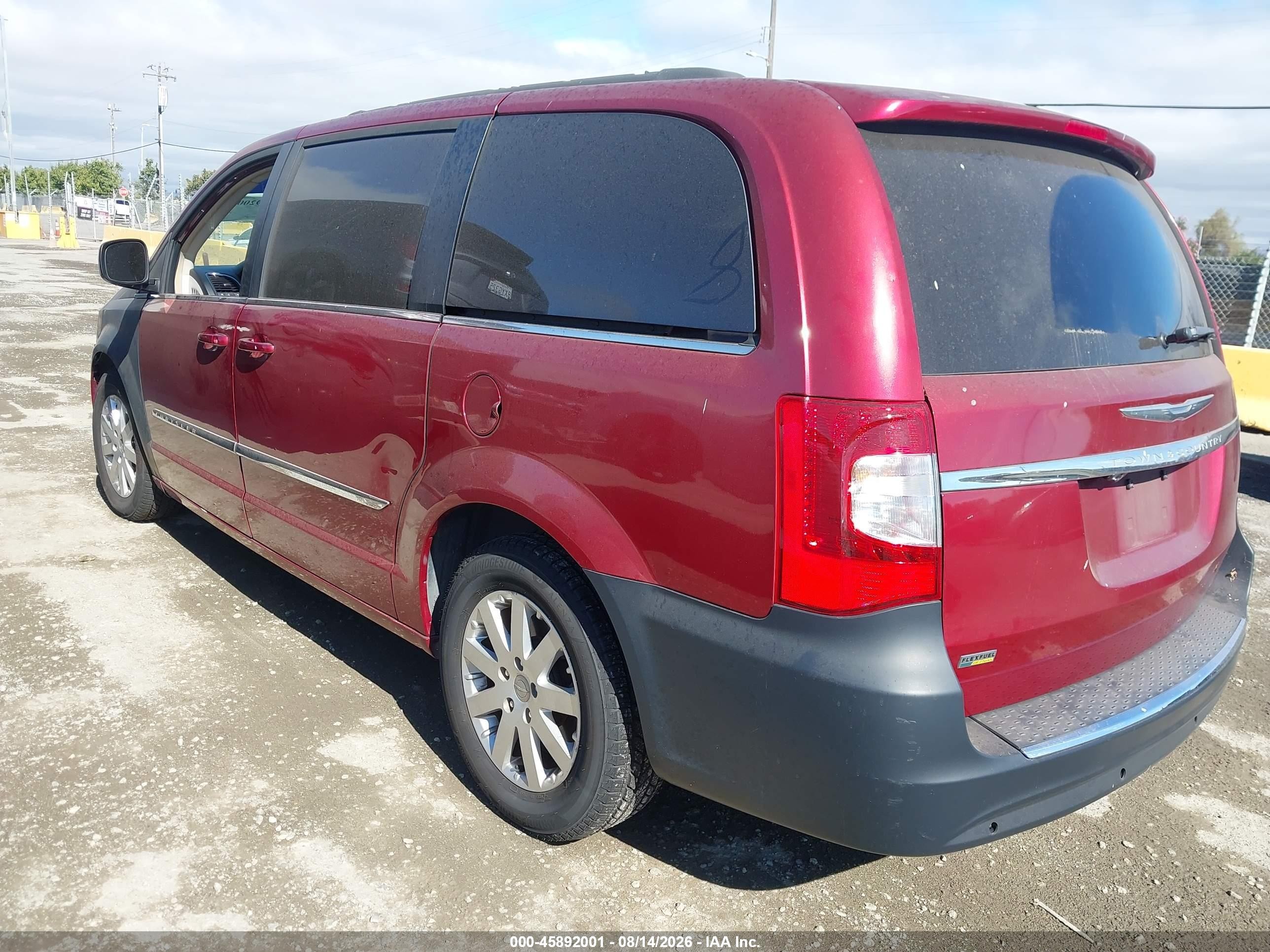 2014 Chrysler Town & Country Touring Red vin: 2C4RC1BG2ER443083