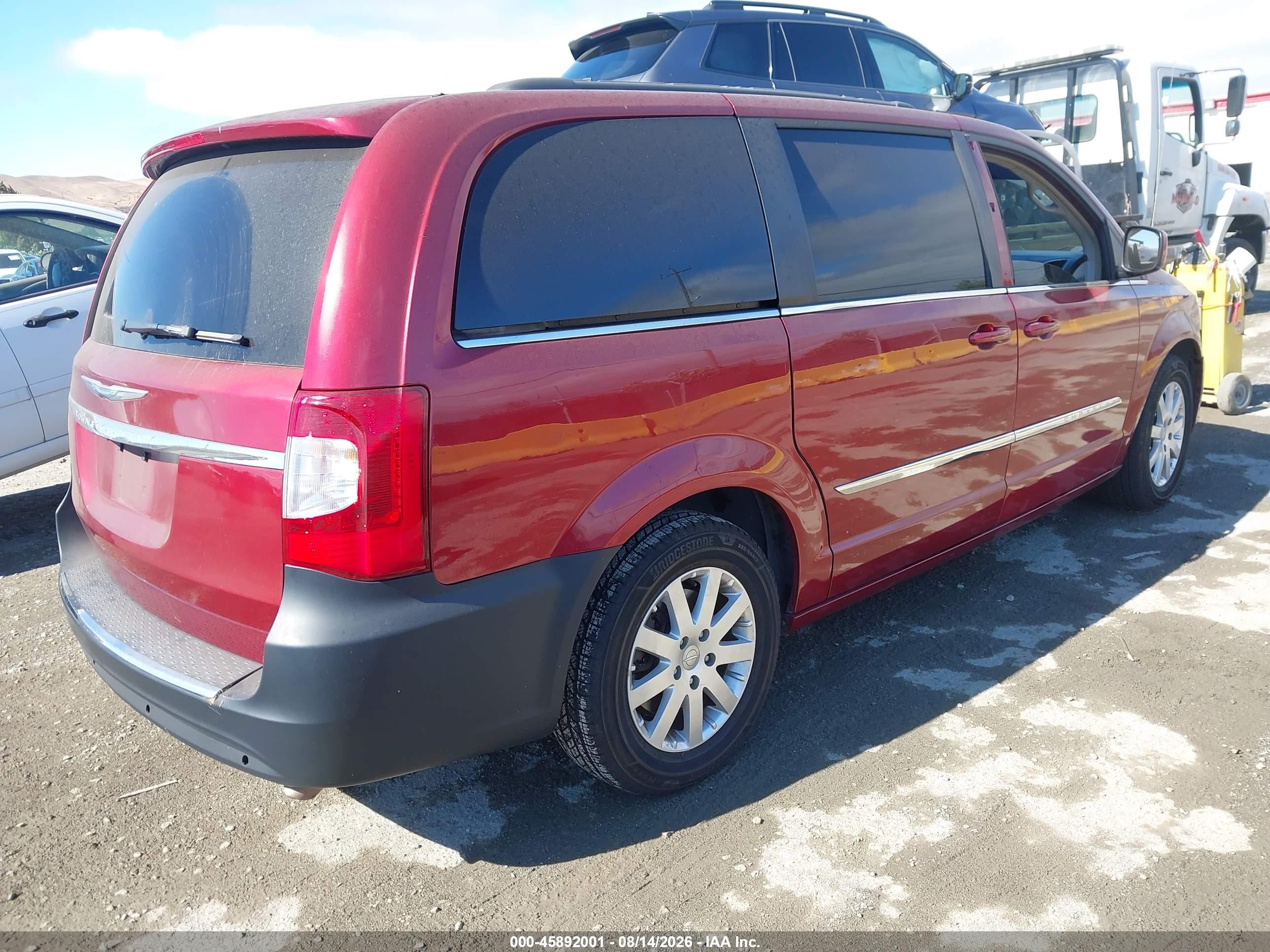 2014 Chrysler Town & Country Touring Red vin: 2C4RC1BG2ER443083