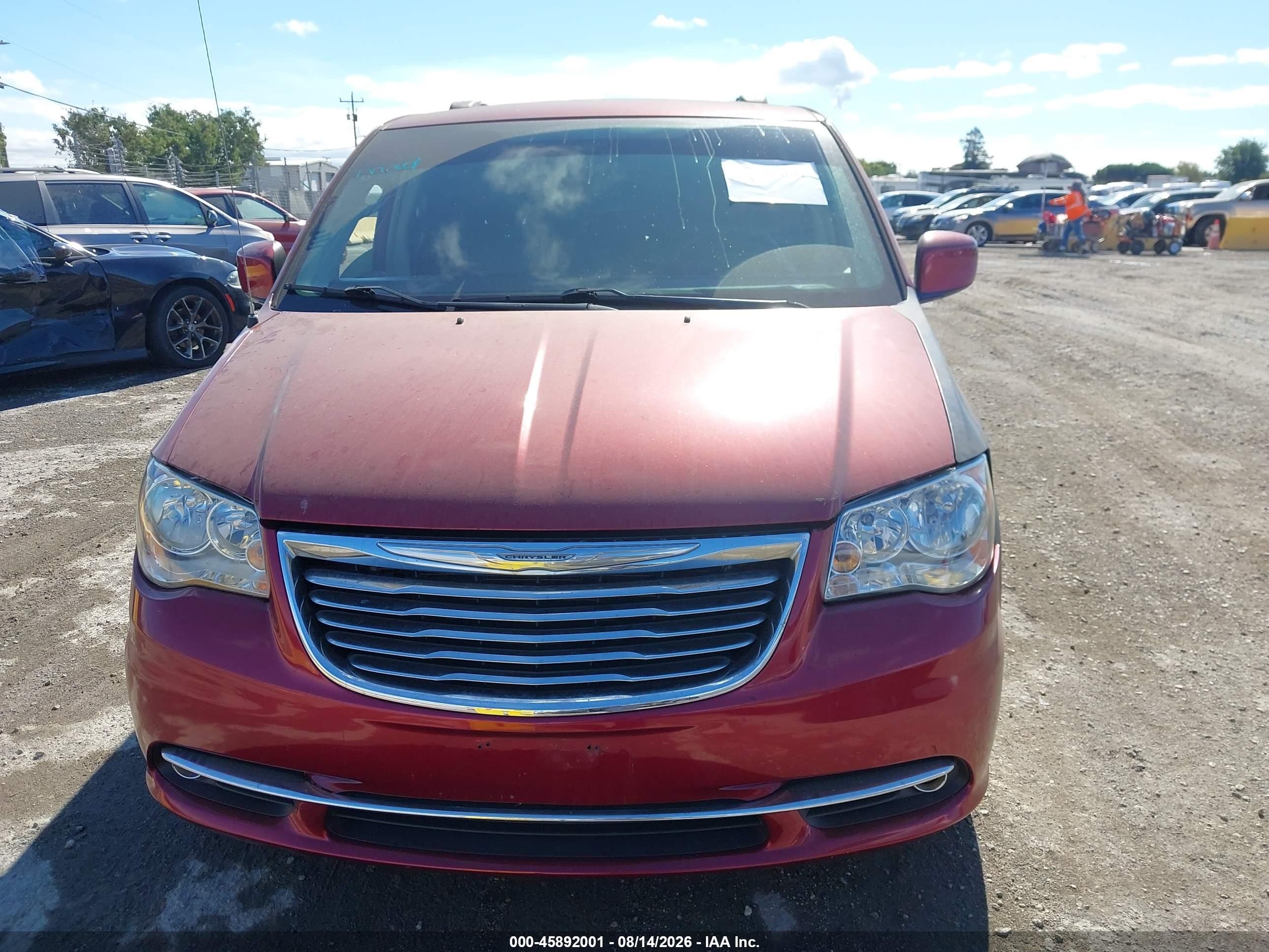 2014 Chrysler Town & Country Touring Red vin: 2C4RC1BG2ER443083