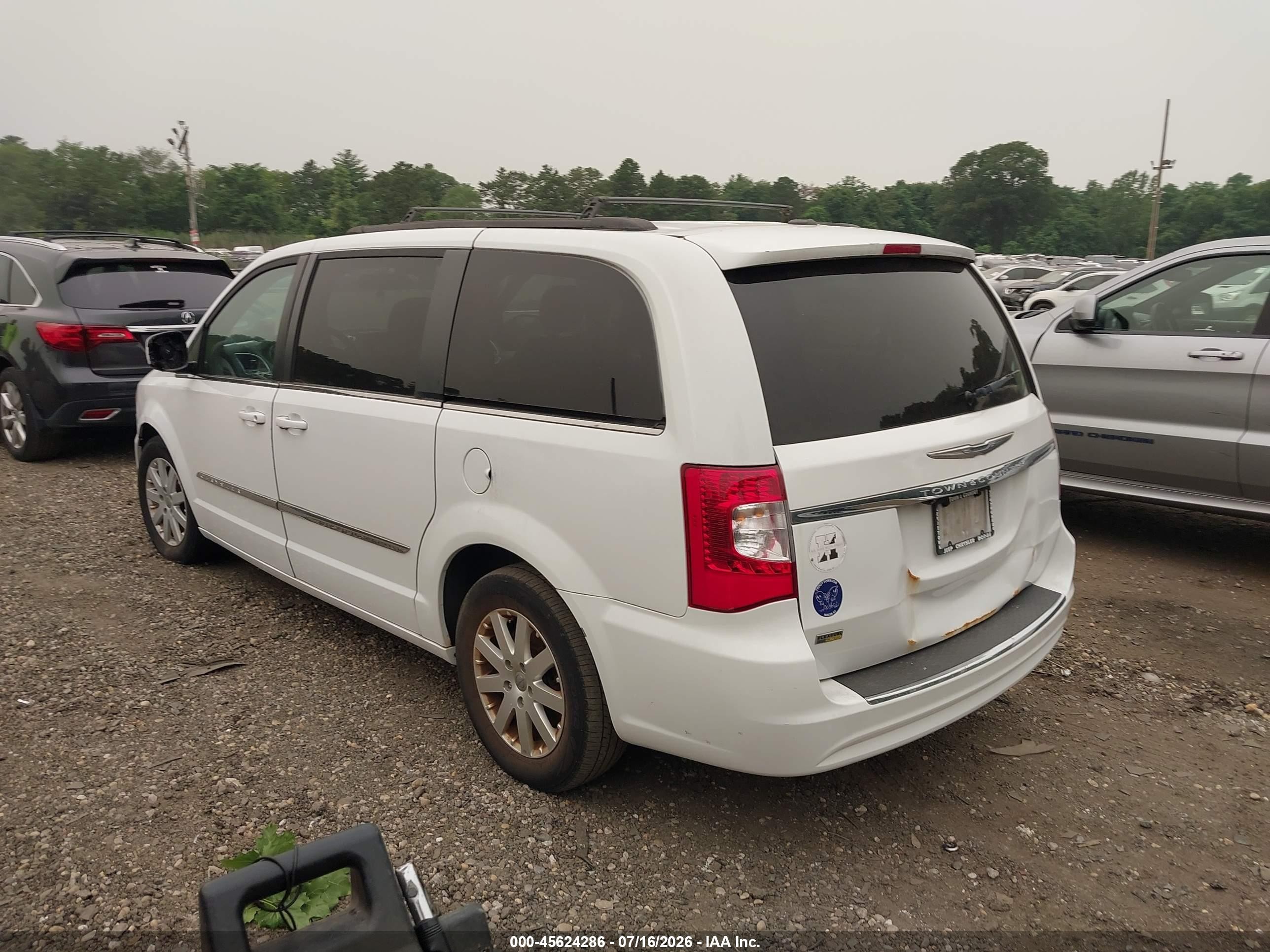 2014 Chrysler Town & Country Touring White vin: 2C4RC1BG2ER446596