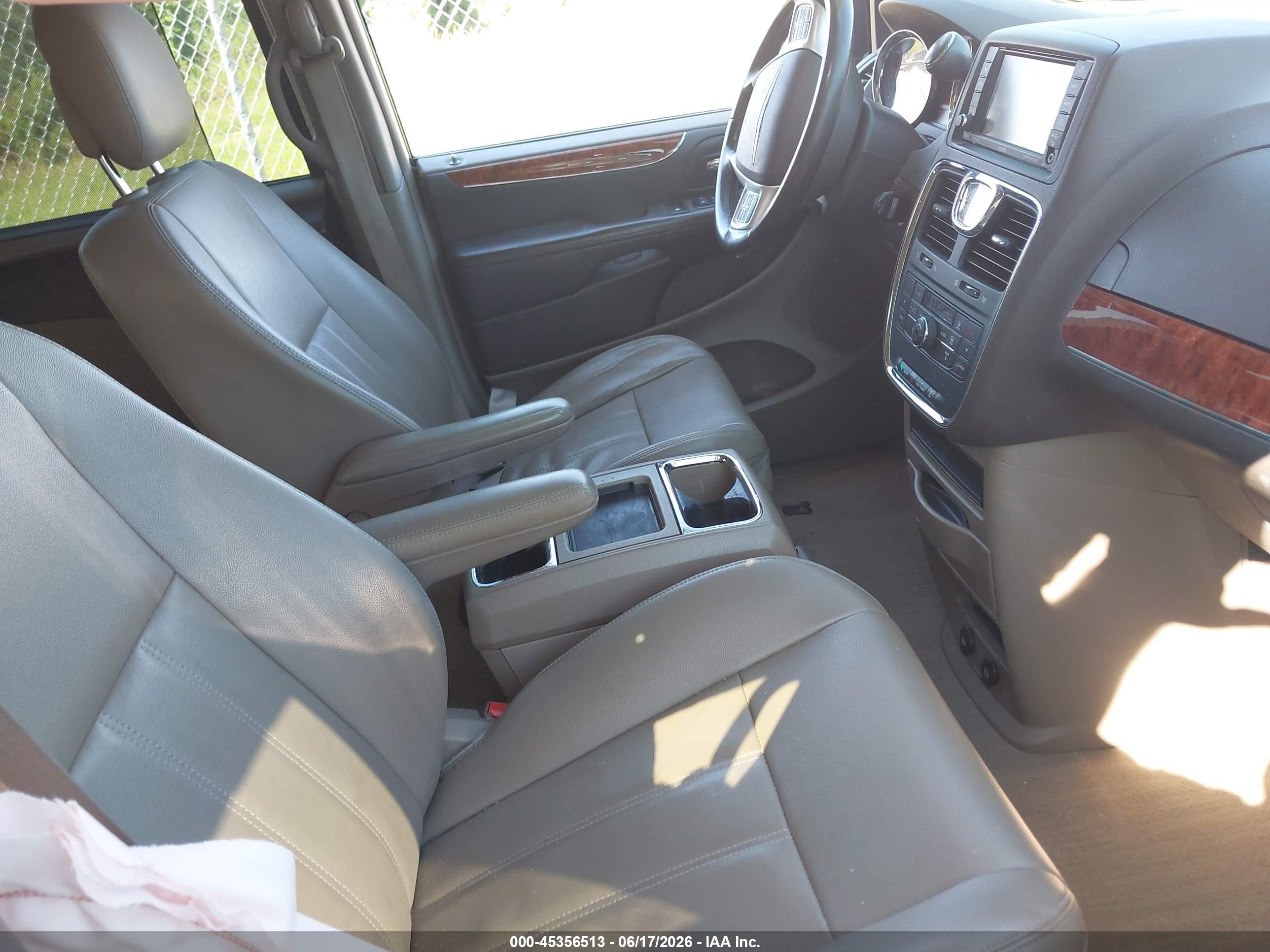 2015 Chrysler Town & Country Touring Black vin: 2C4RC1BG2FR513411