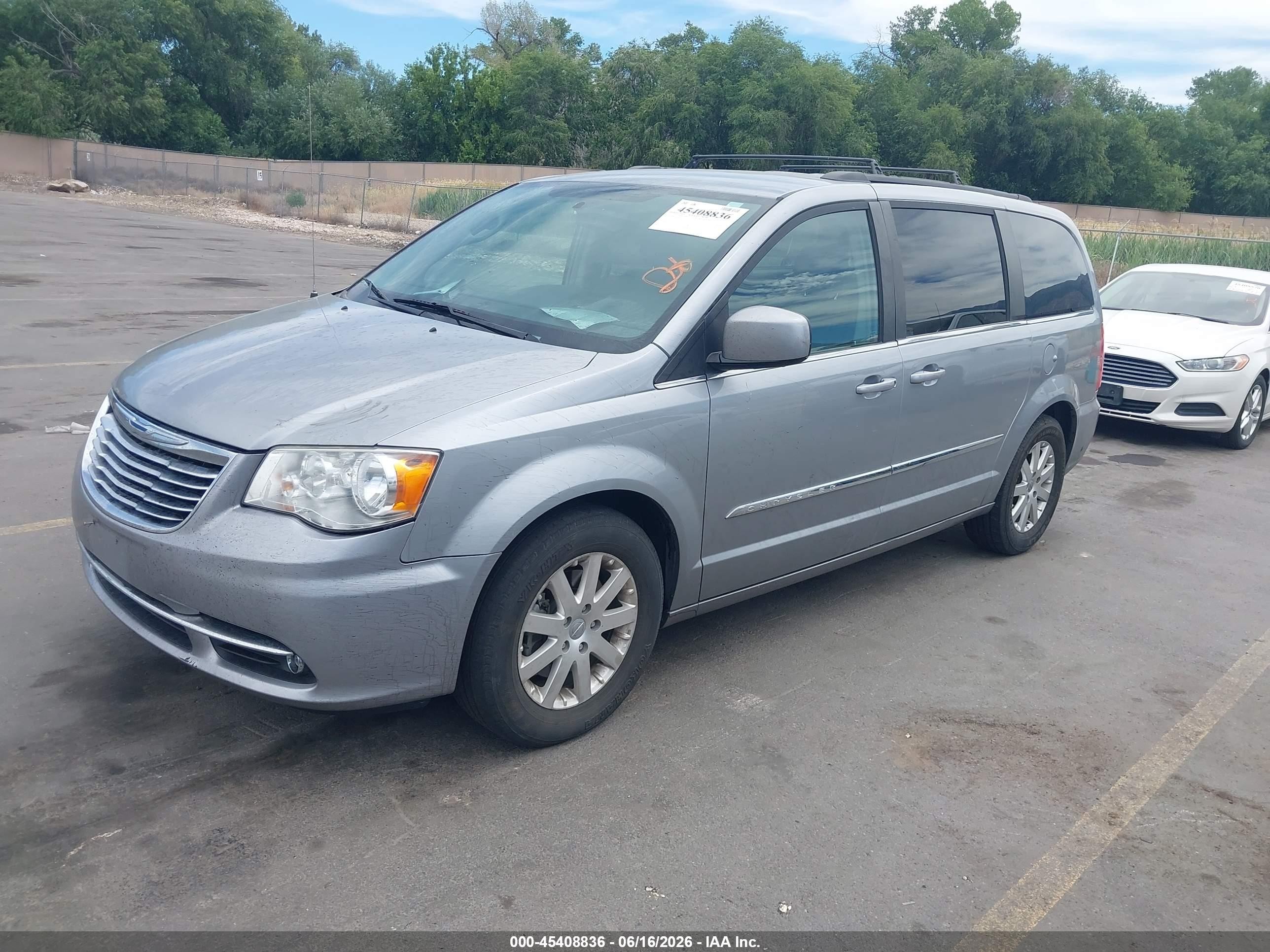 2015 Chrysler Town & Country Touring Gray vin: 2C4RC1BG2FR552130