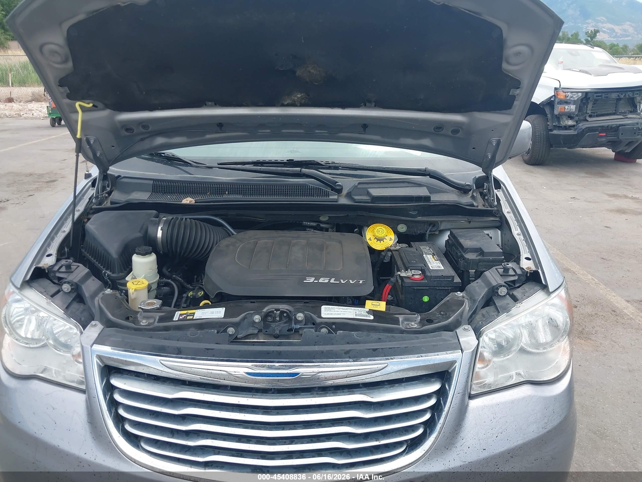2015 Chrysler Town & Country Touring Gray vin: 2C4RC1BG2FR552130