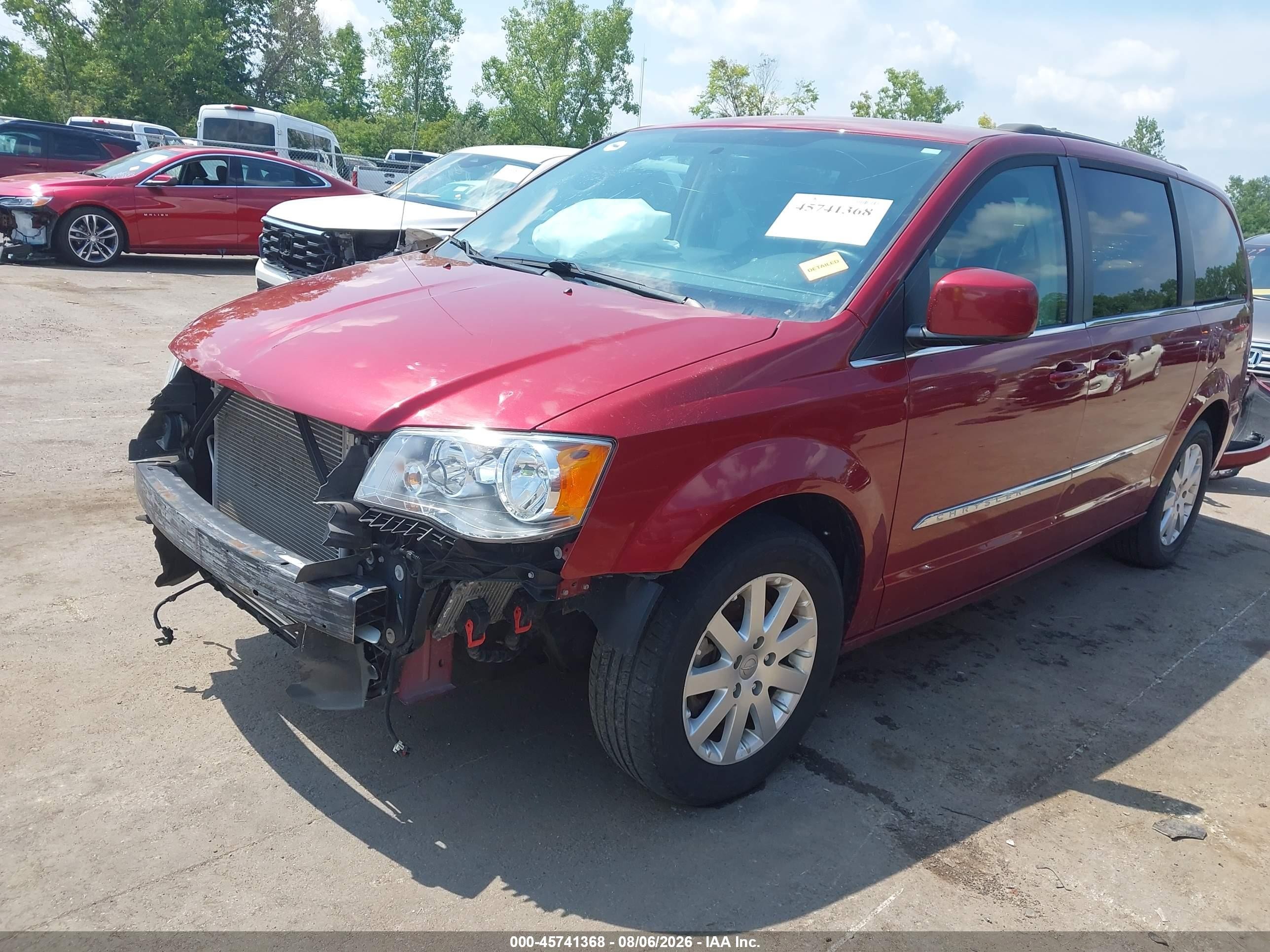 2015 Chrysler Town & Country Touring Red vin: 2C4RC1BG2FR571048