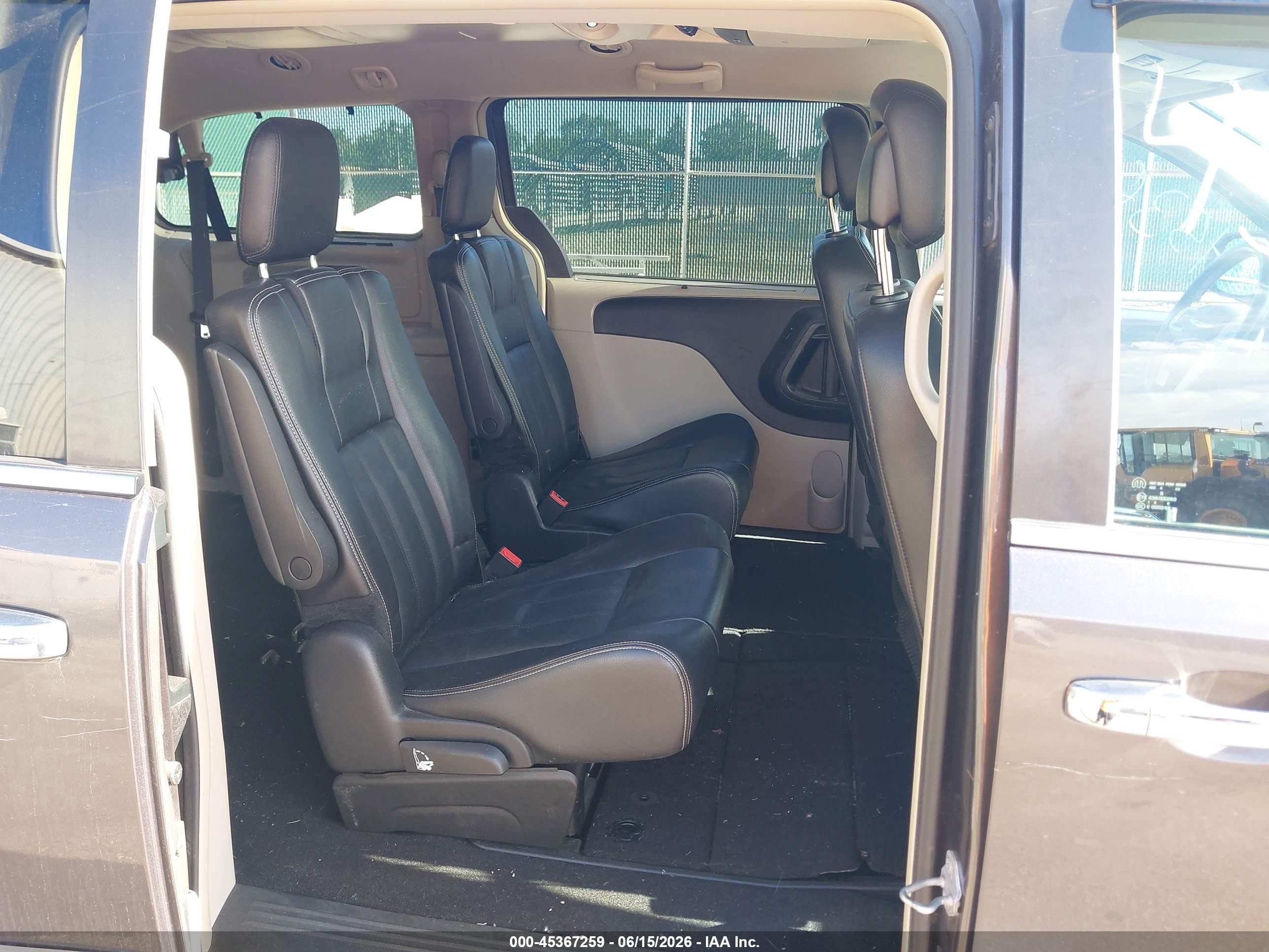 2015 Chrysler Town & Country Touring Gray vin: 2C4RC1BG2FR620698