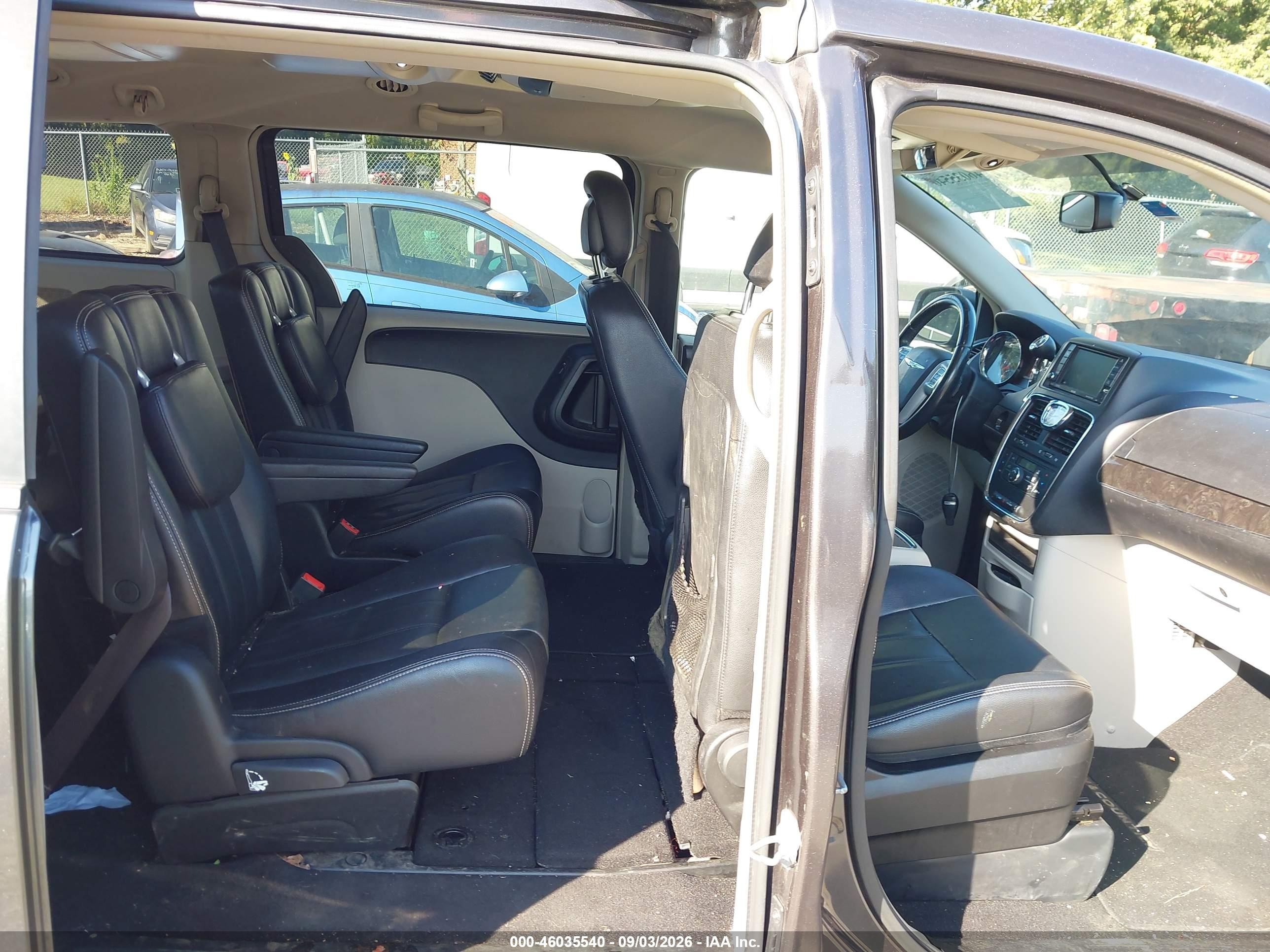2015 Chrysler Town & Country Touring Gray vin: 2C4RC1BG2FR626405