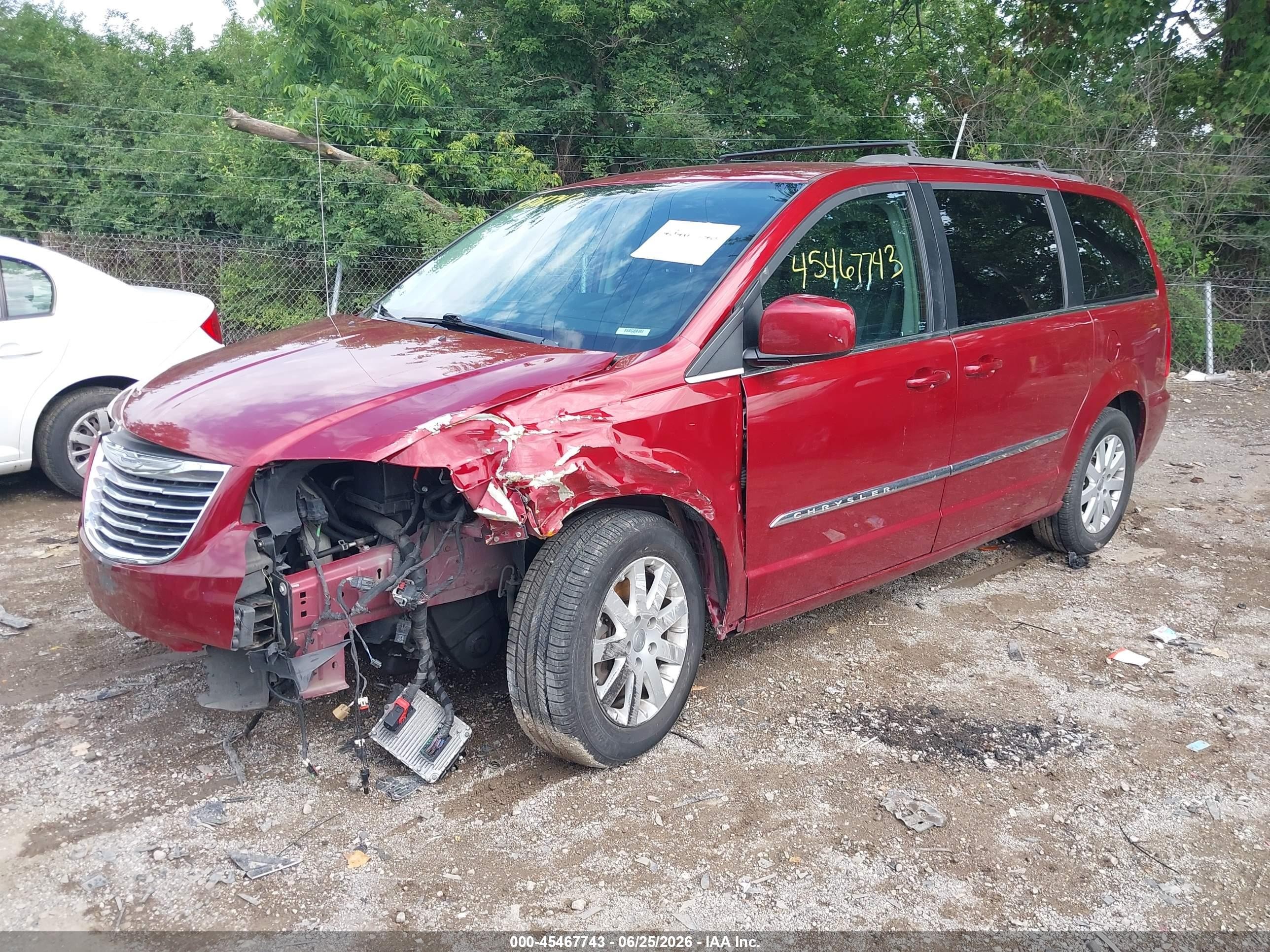2015 Chrysler Town & Country Touring Maroon vin: 2C4RC1BG2FR730828