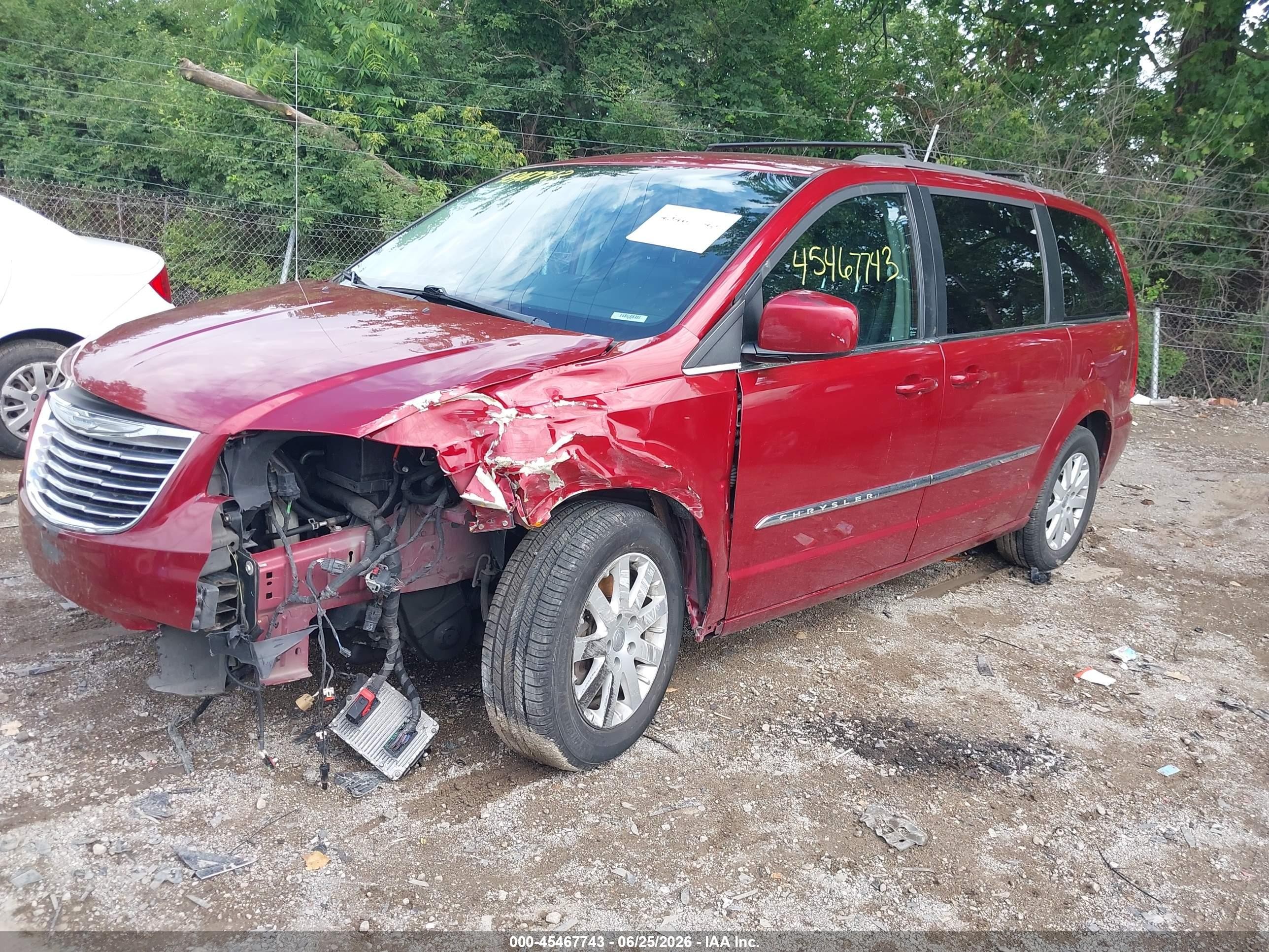 2015 Chrysler Town & Country Touring Maroon vin: 2C4RC1BG2FR730828