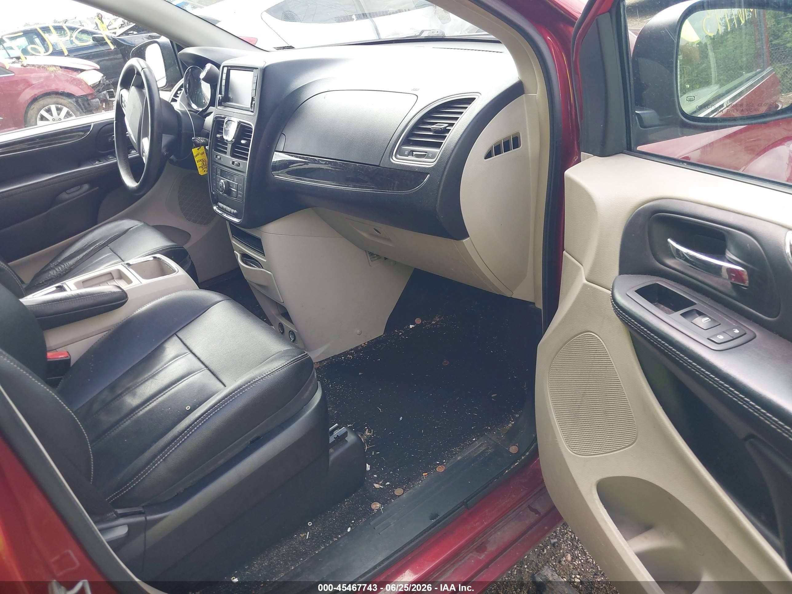 2015 Chrysler Town & Country Touring Maroon vin: 2C4RC1BG2FR730828