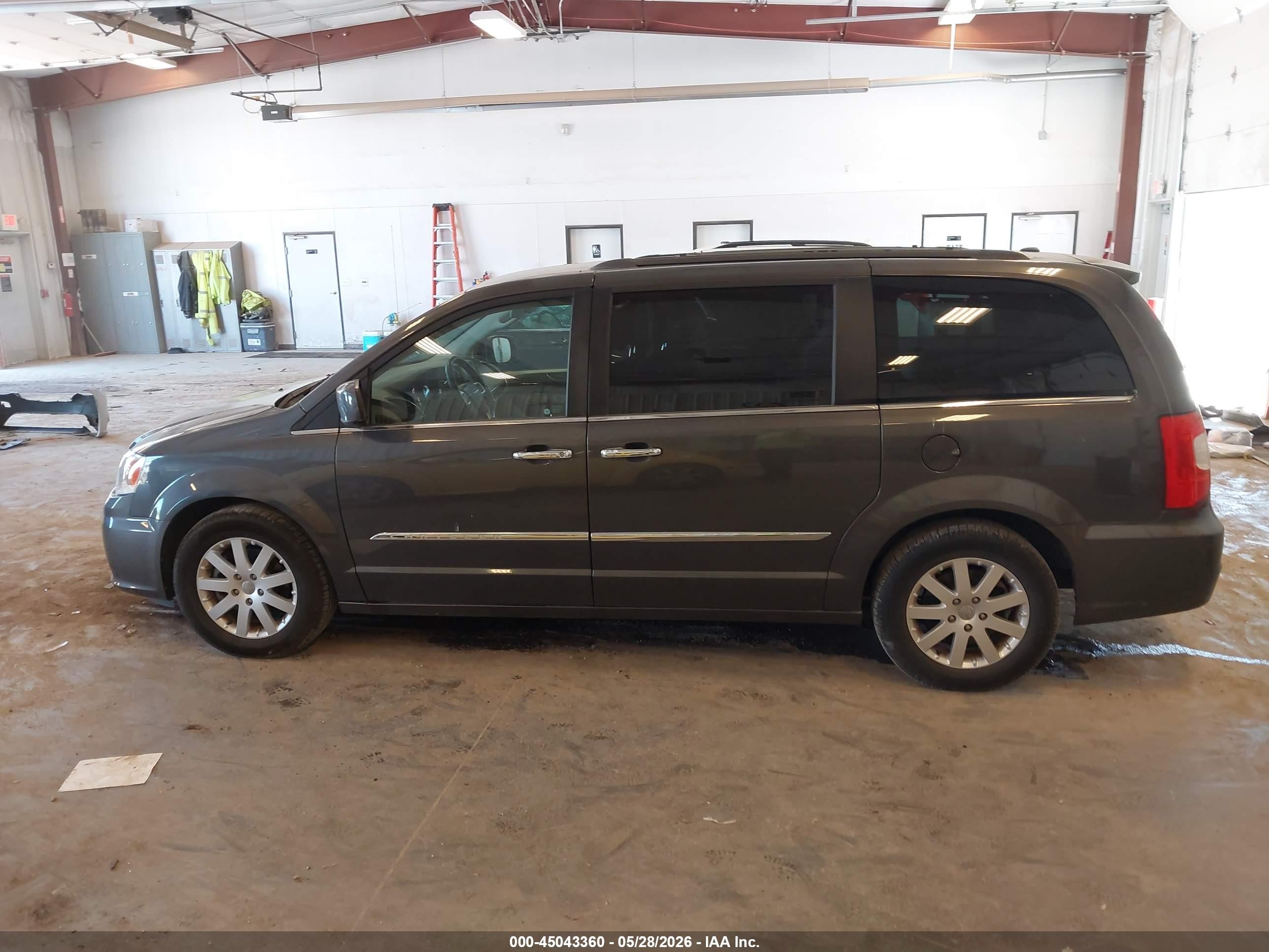 2016 Chrysler Town & Country Touring Серый vin: 2C4RC1BG2GR142221