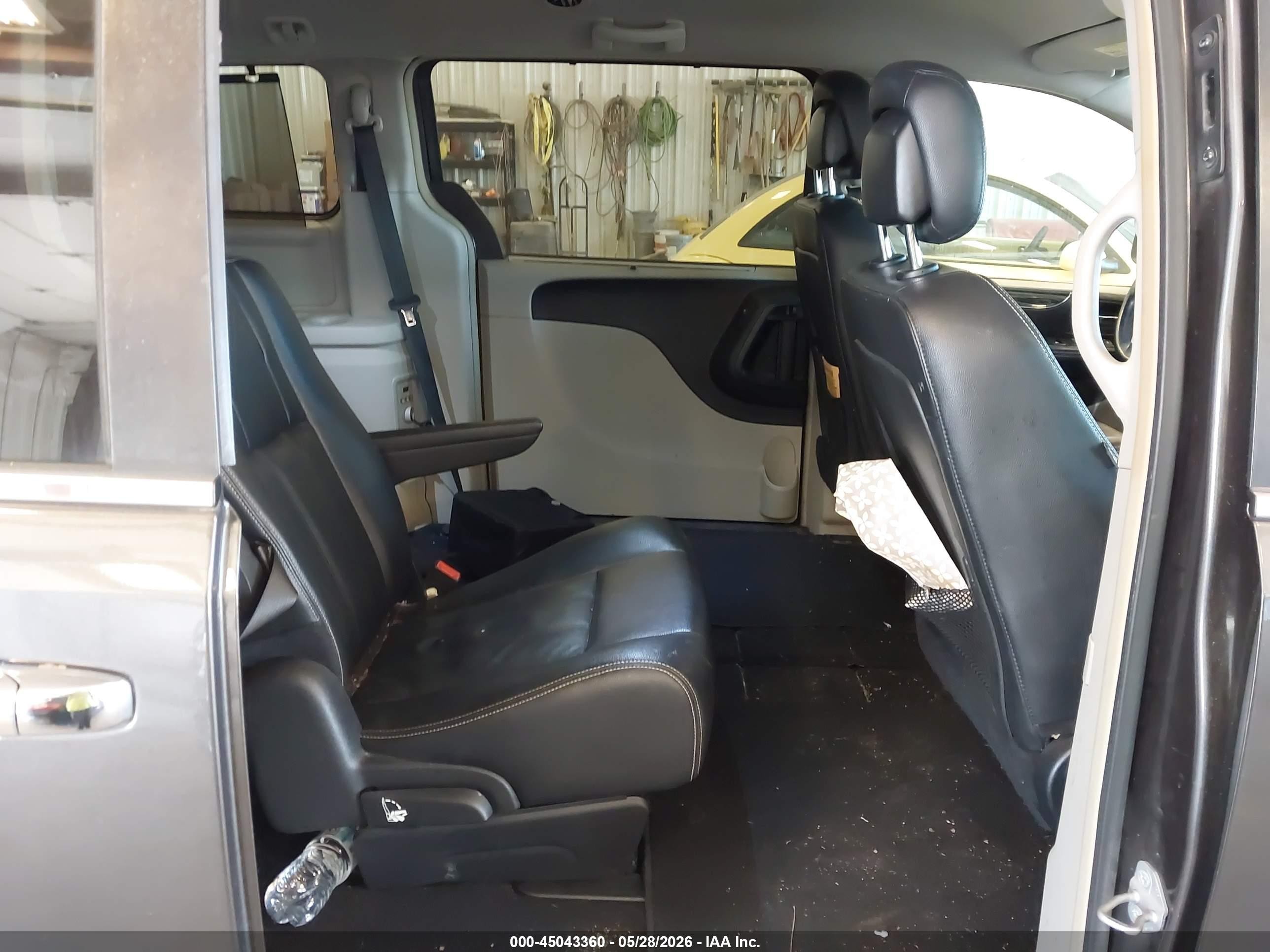 2016 Chrysler Town & Country Touring Серый vin: 2C4RC1BG2GR142221