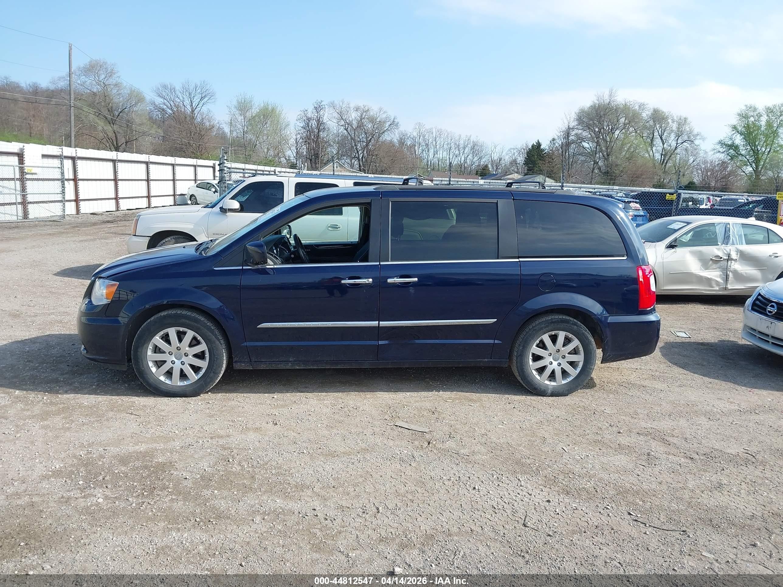 2016 Chrysler Town & Country Touring Dark Blue vin: 2C4RC1BG2GR194061