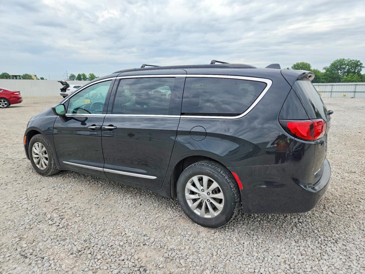 2017 Chrysler Pacifica Touring L Gray vin: 2C4RC1BG2HR578598