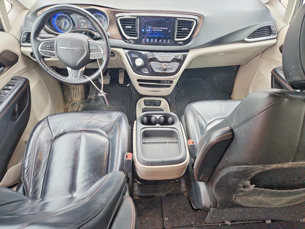 2017 Chrysler Pacifica Touring L Gray vin: 2C4RC1BG2HR578598
