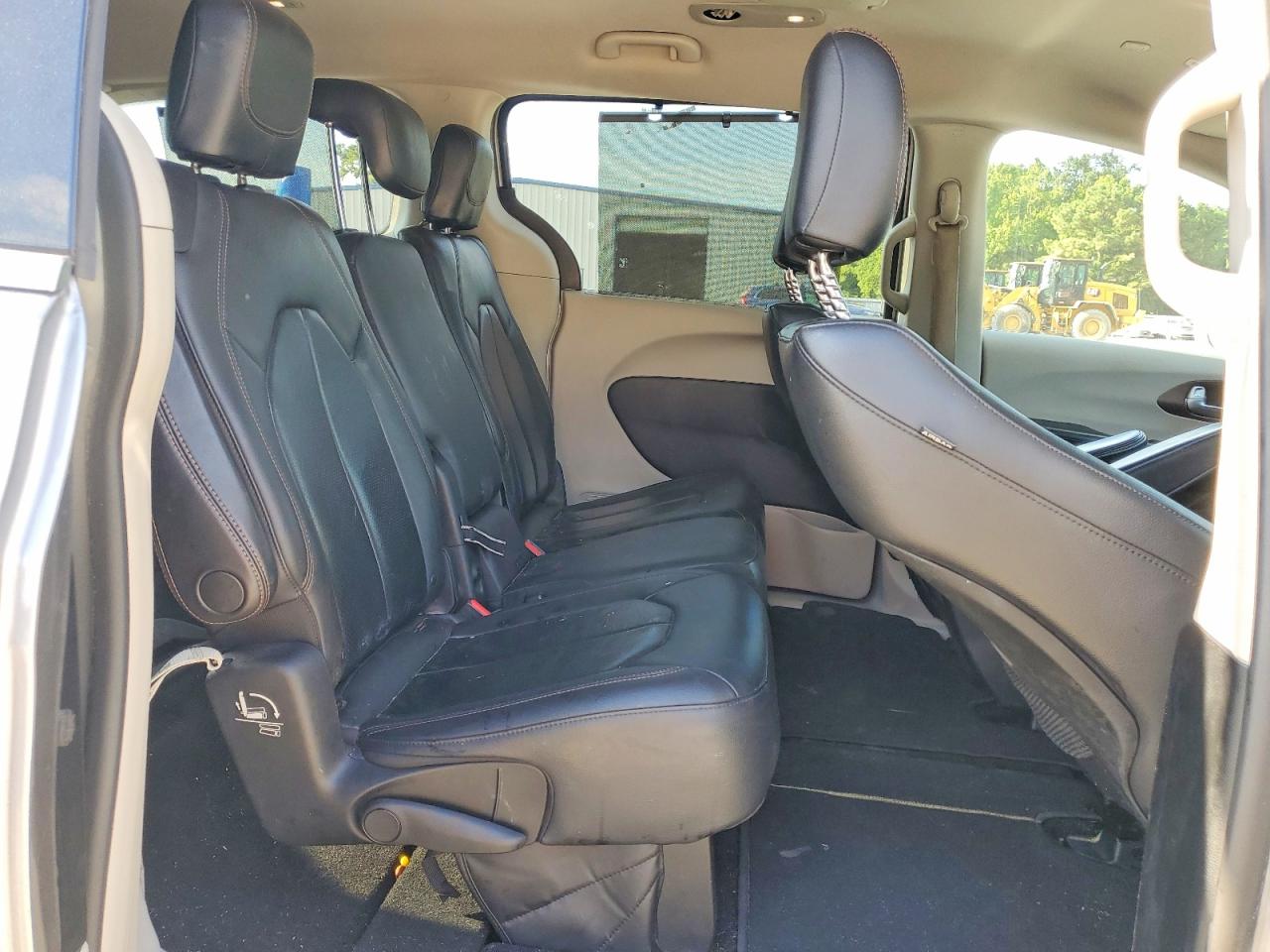 2018 Chrysler Pacifica Touring L Серебряный vin: 2C4RC1BG2JR112255