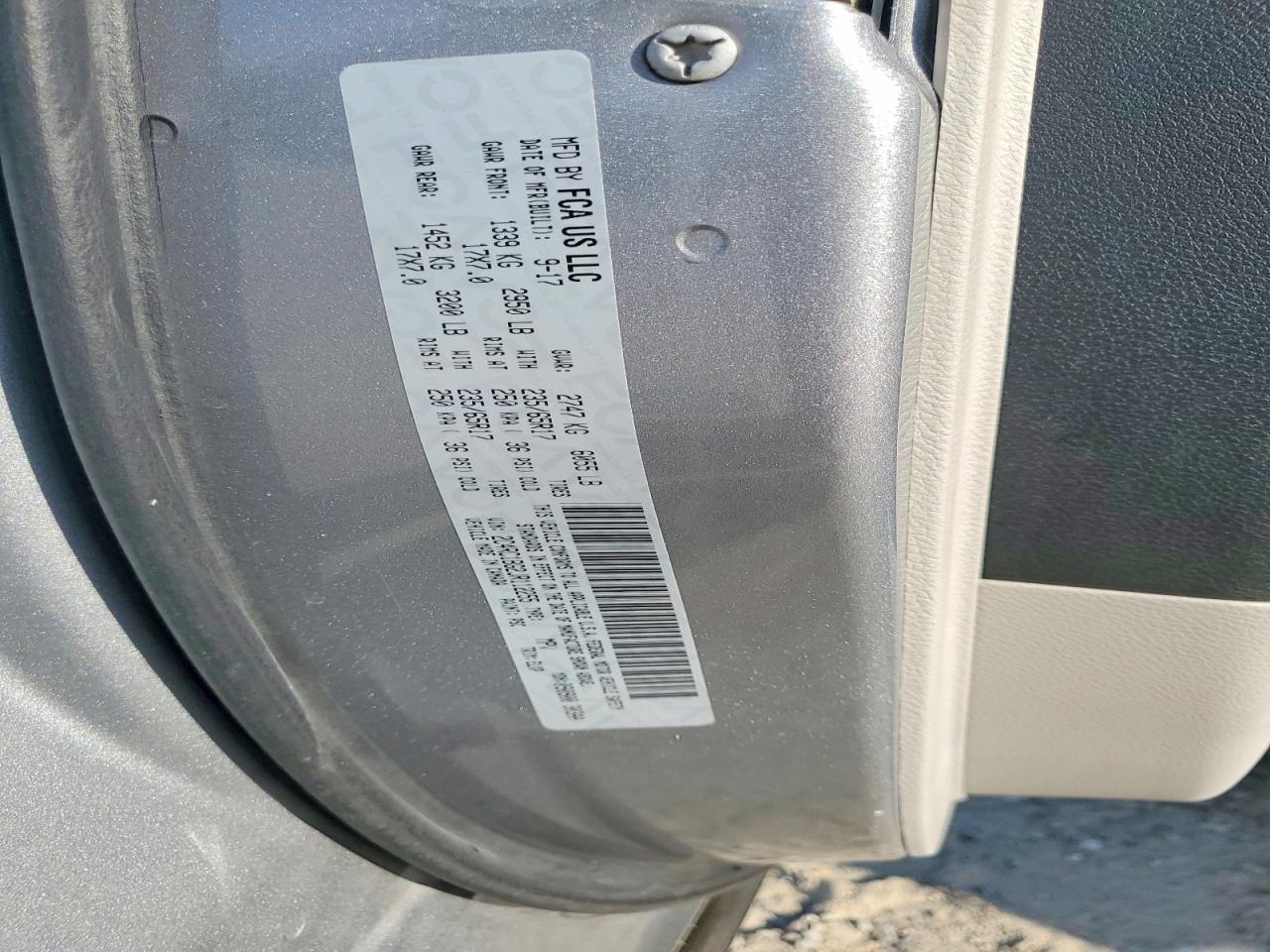 2018 Chrysler Pacifica Touring L Серебряный vin: 2C4RC1BG2JR112255
