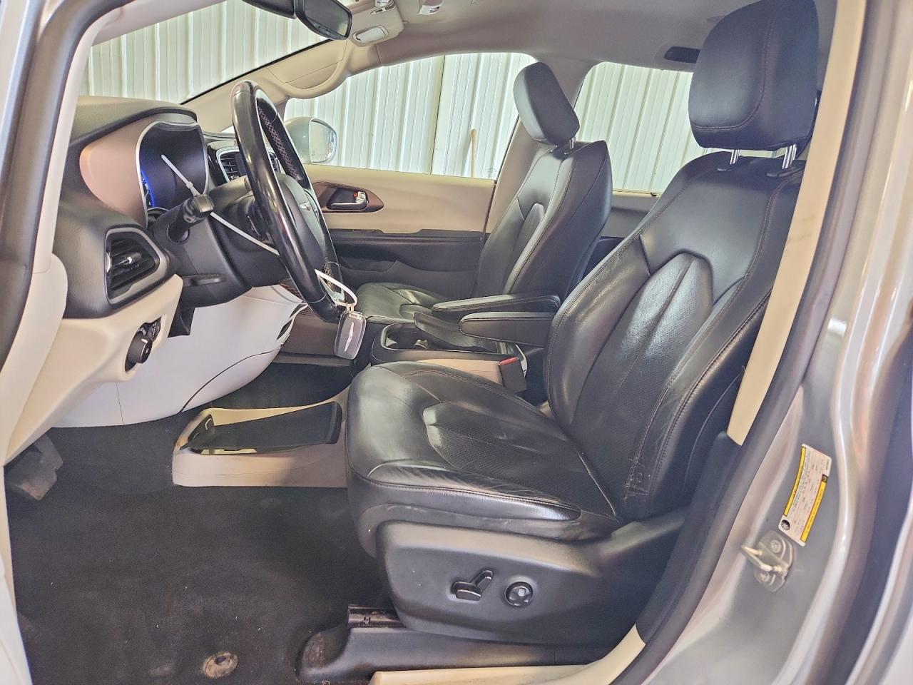 2019 Chrysler Pacifica Touring L Серебряный vin: 2C4RC1BG2KR539825
