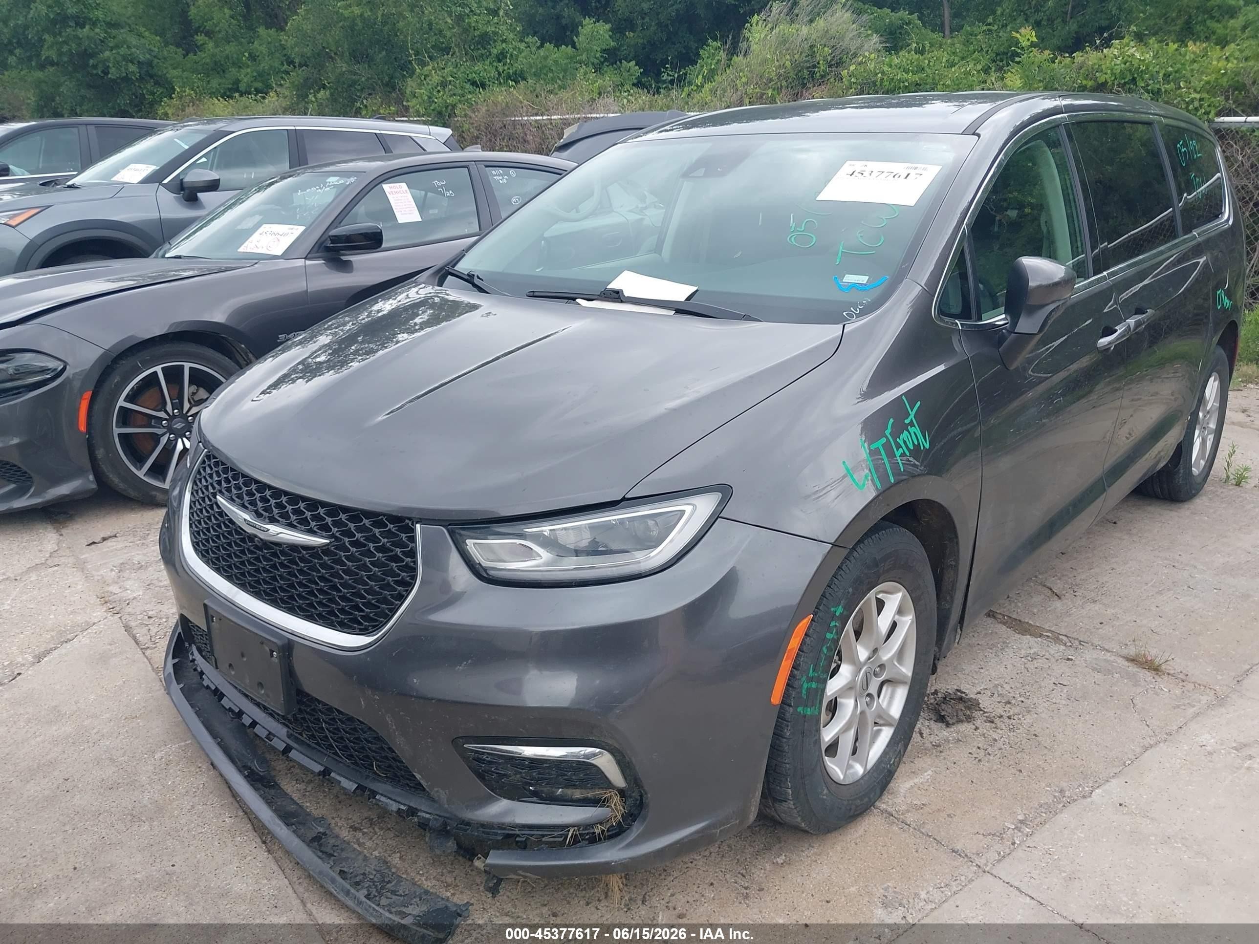 2023 Chrysler Pacifica Touring L Gray vin: 2C4RC1BG2PR559774
