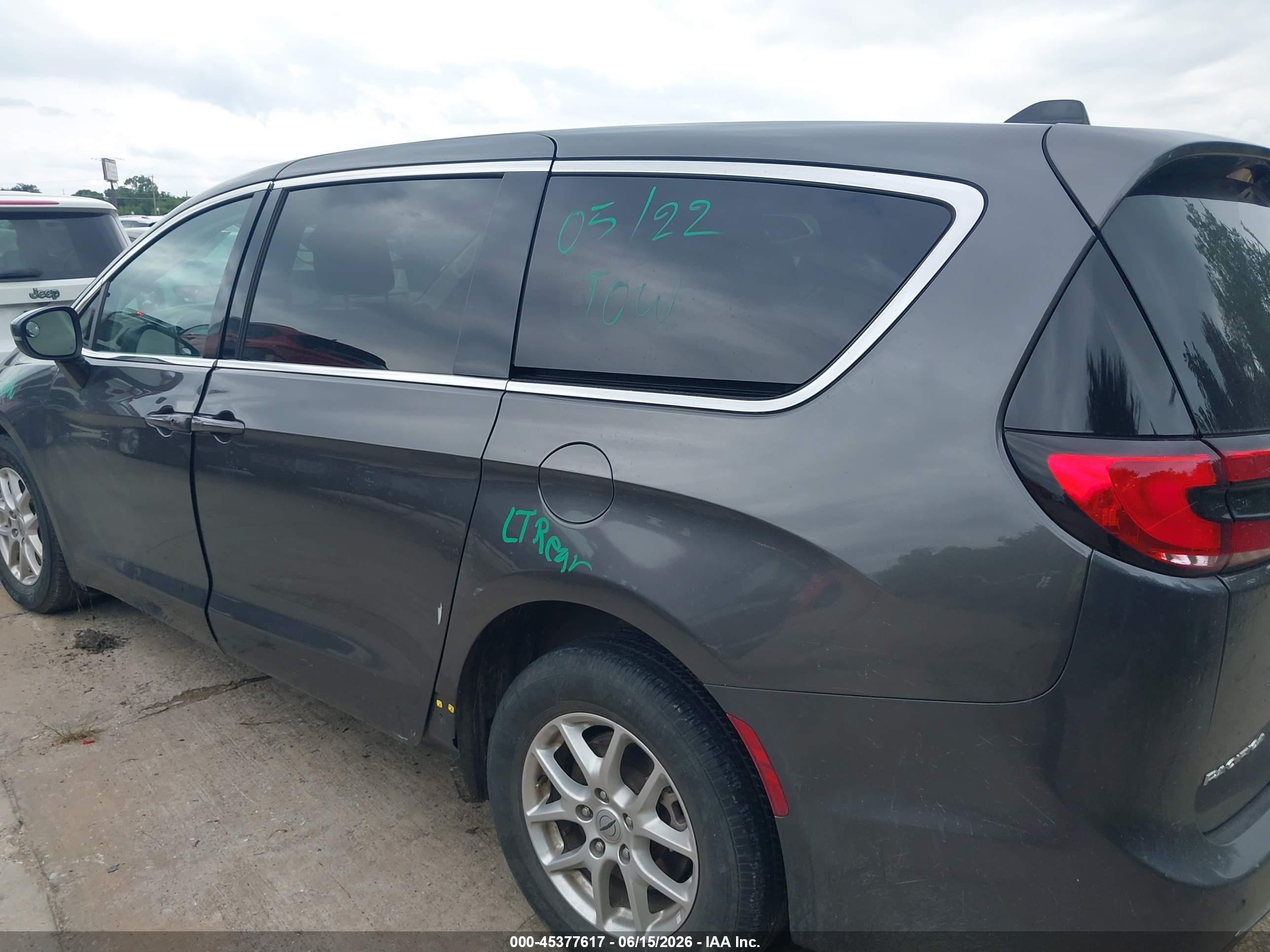 2023 Chrysler Pacifica Touring L Gray vin: 2C4RC1BG2PR559774