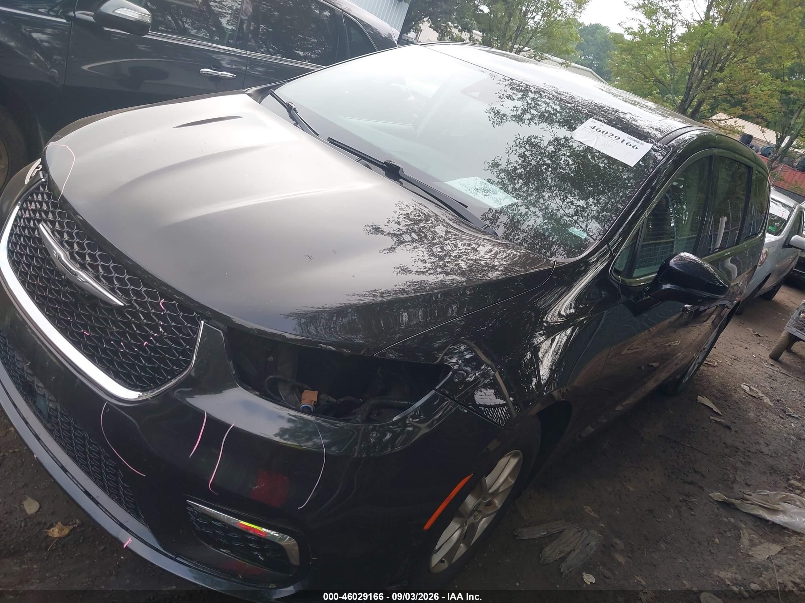 2024 Chrysler Pacifica Touring L Black vin: 2C4RC1BG2RR149463