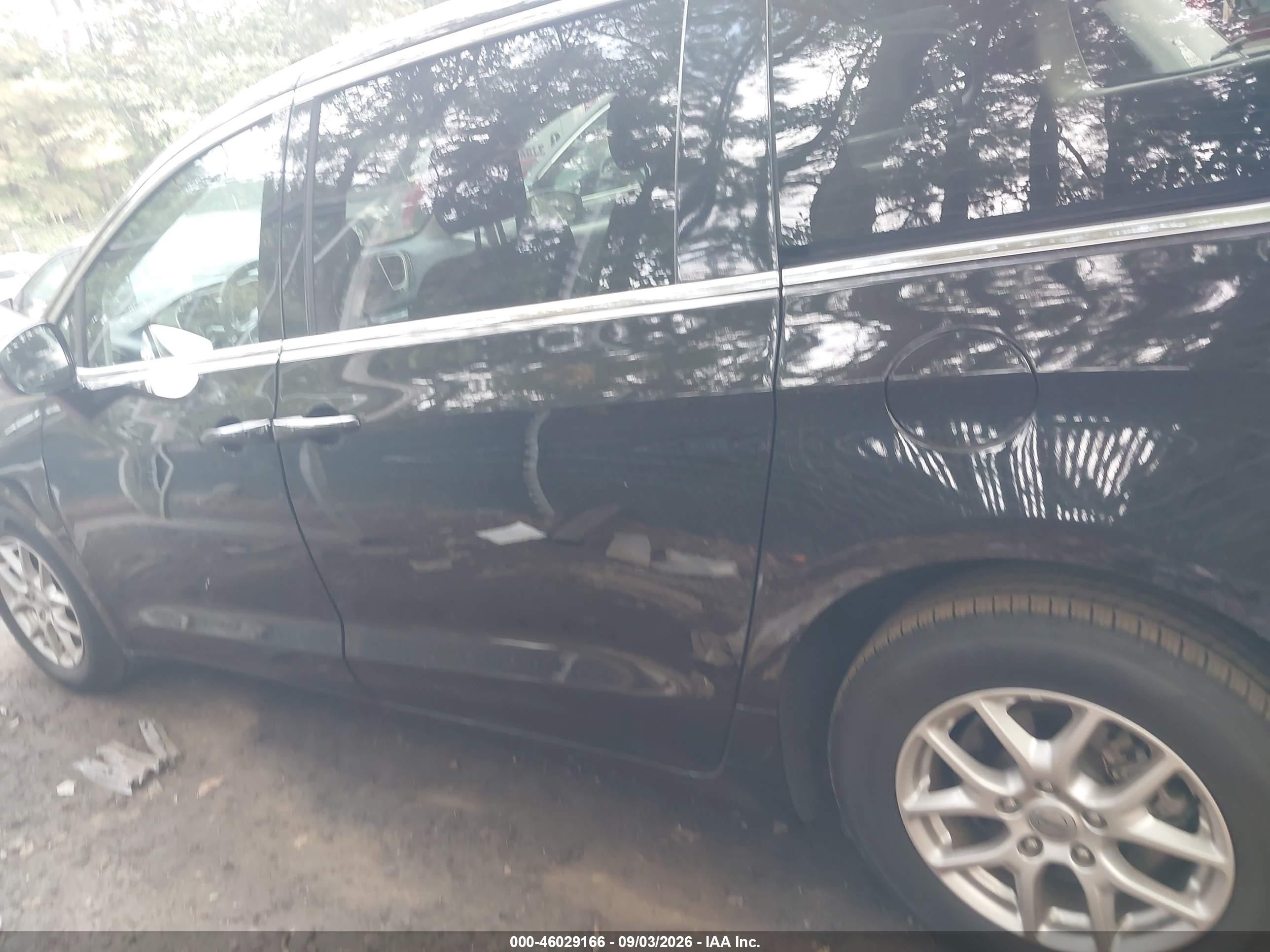 2024 Chrysler Pacifica Touring L Black vin: 2C4RC1BG2RR149463