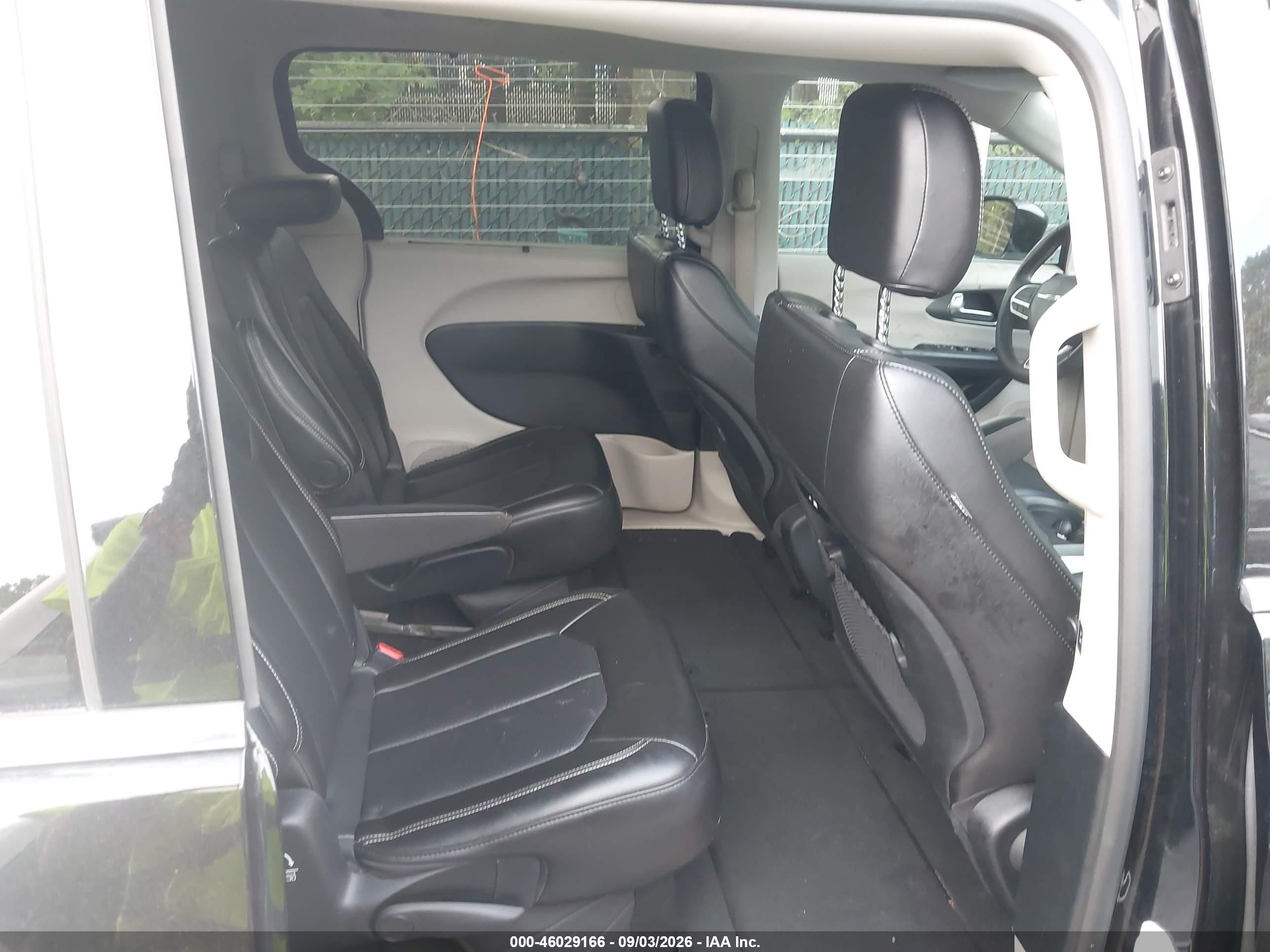 2024 Chrysler Pacifica Touring L Black vin: 2C4RC1BG2RR149463
