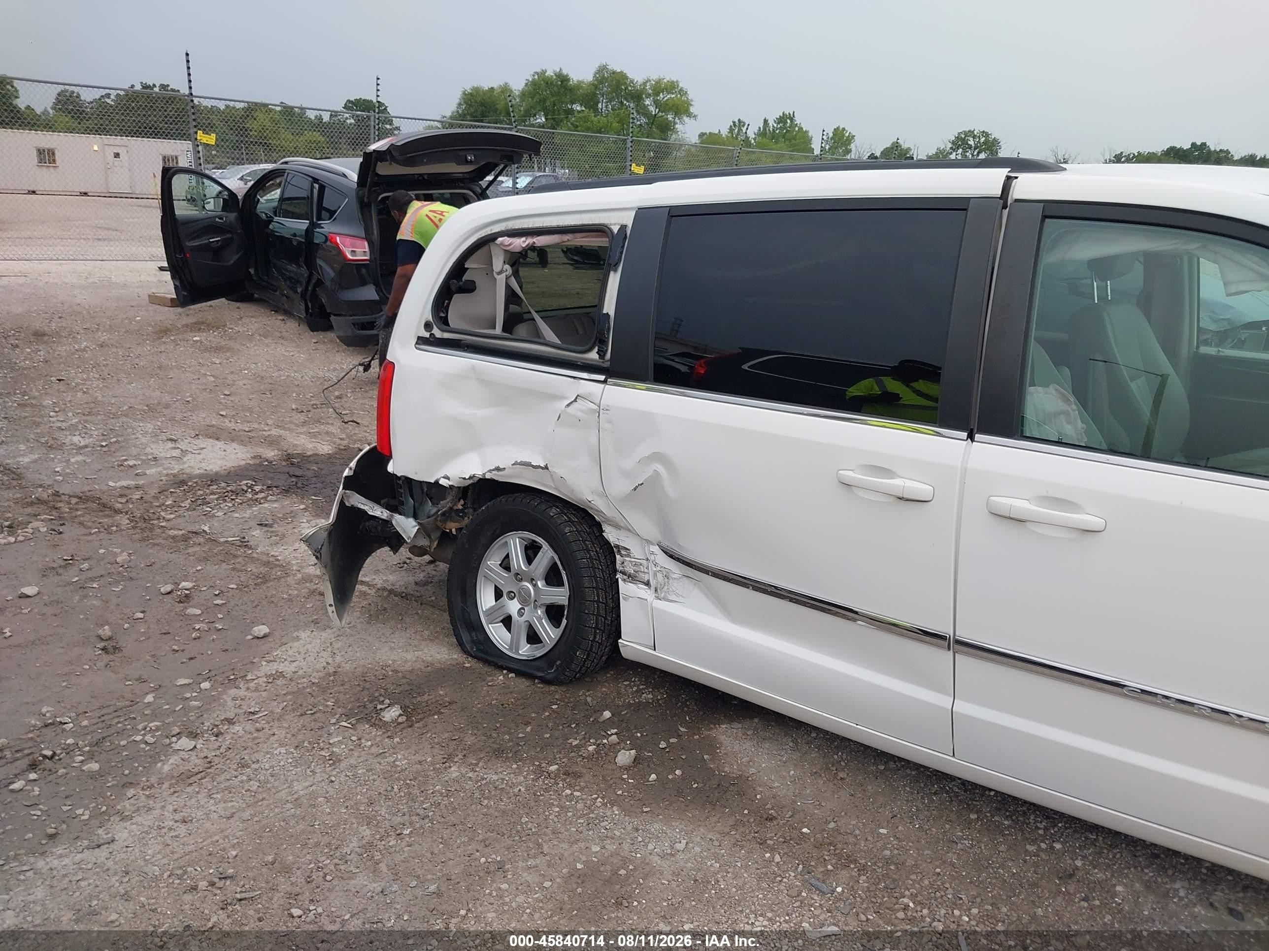 2012 Chrysler Town & Country Touring Белый vin: 2C4RC1BG3CR187873