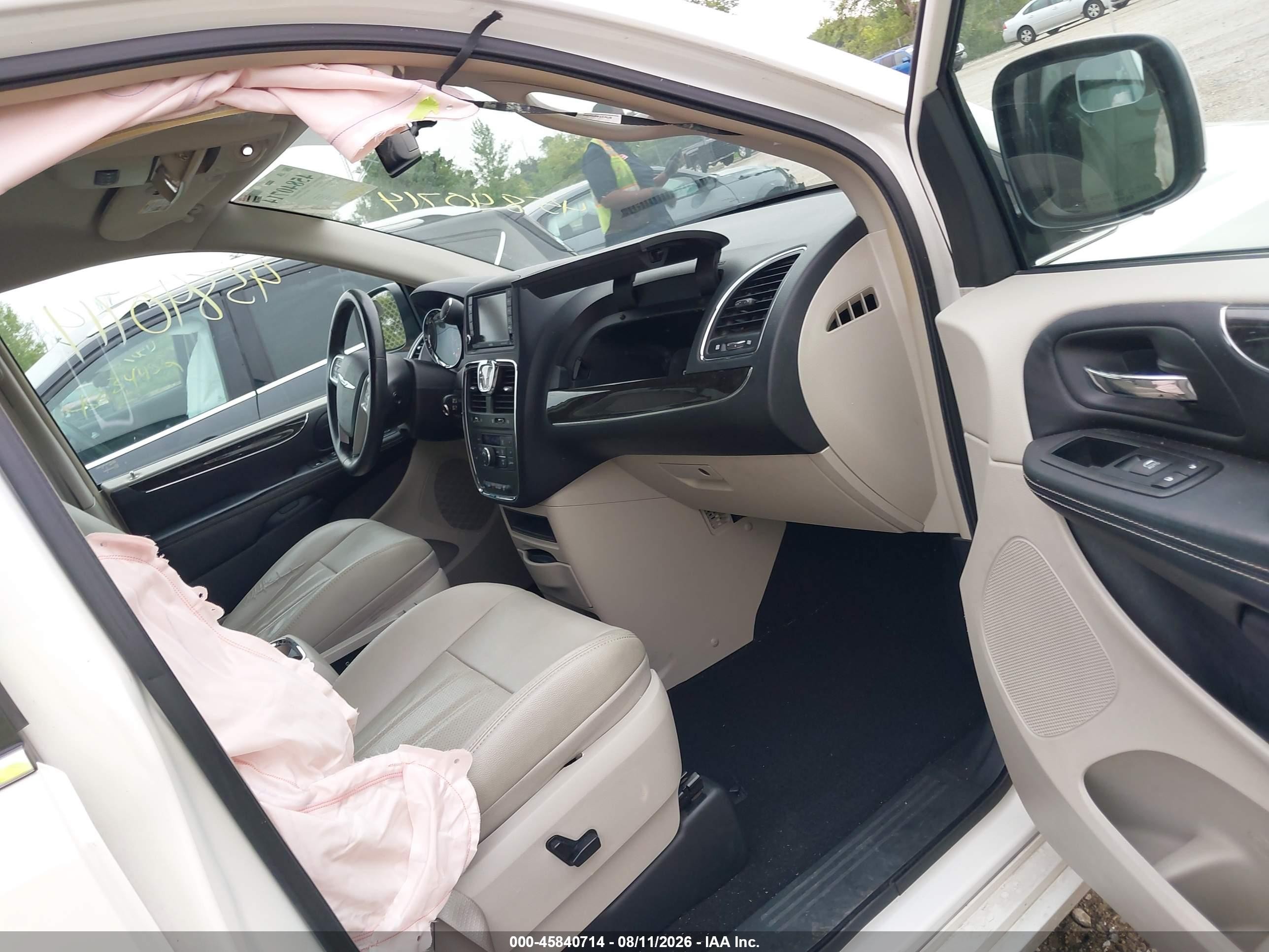 2012 Chrysler Town & Country Touring Белый vin: 2C4RC1BG3CR187873