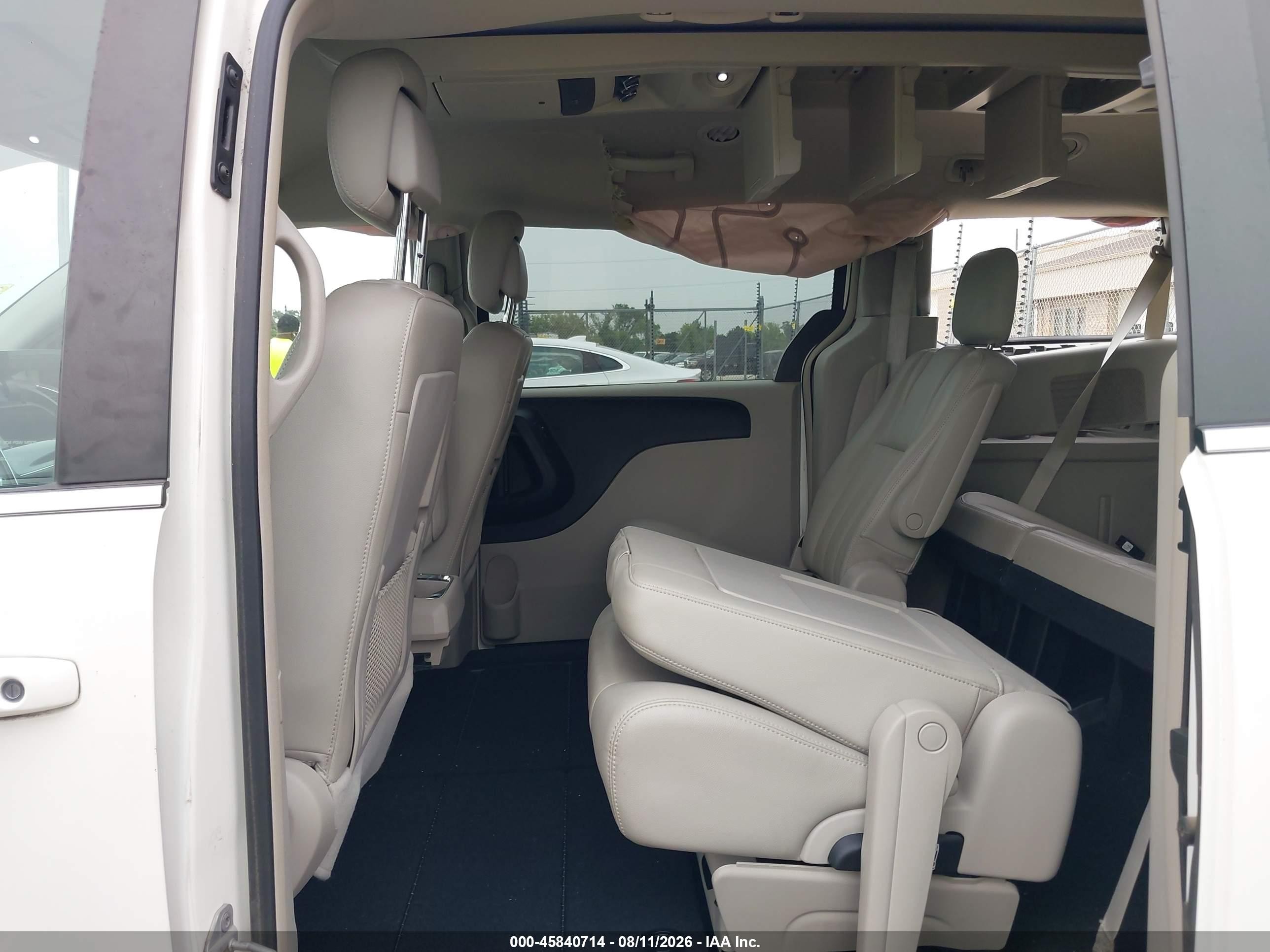 2012 Chrysler Town & Country Touring Белый vin: 2C4RC1BG3CR187873