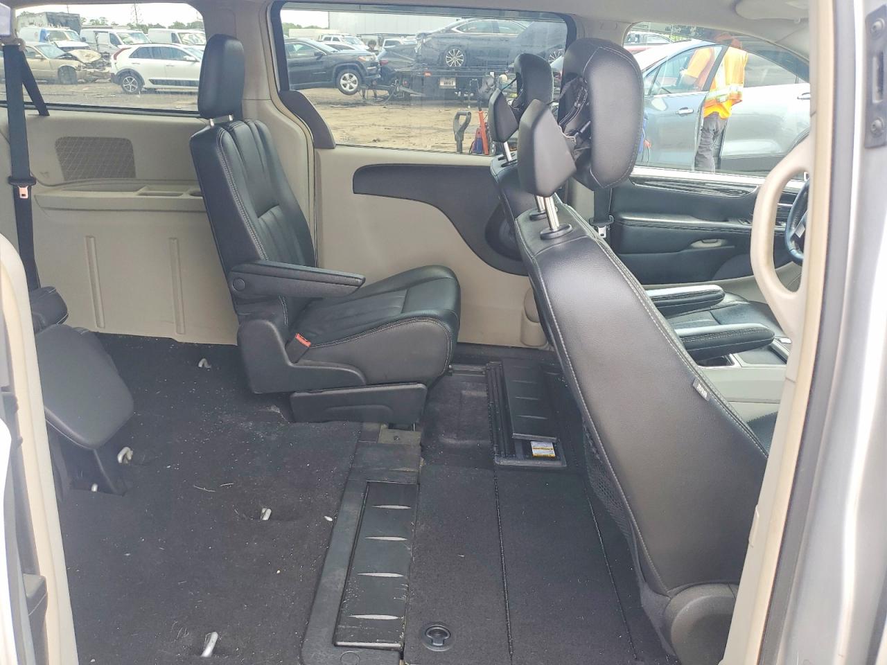 2012 Chrysler Town & Country Touring Серебряный vin: 2C4RC1BG3CR187937