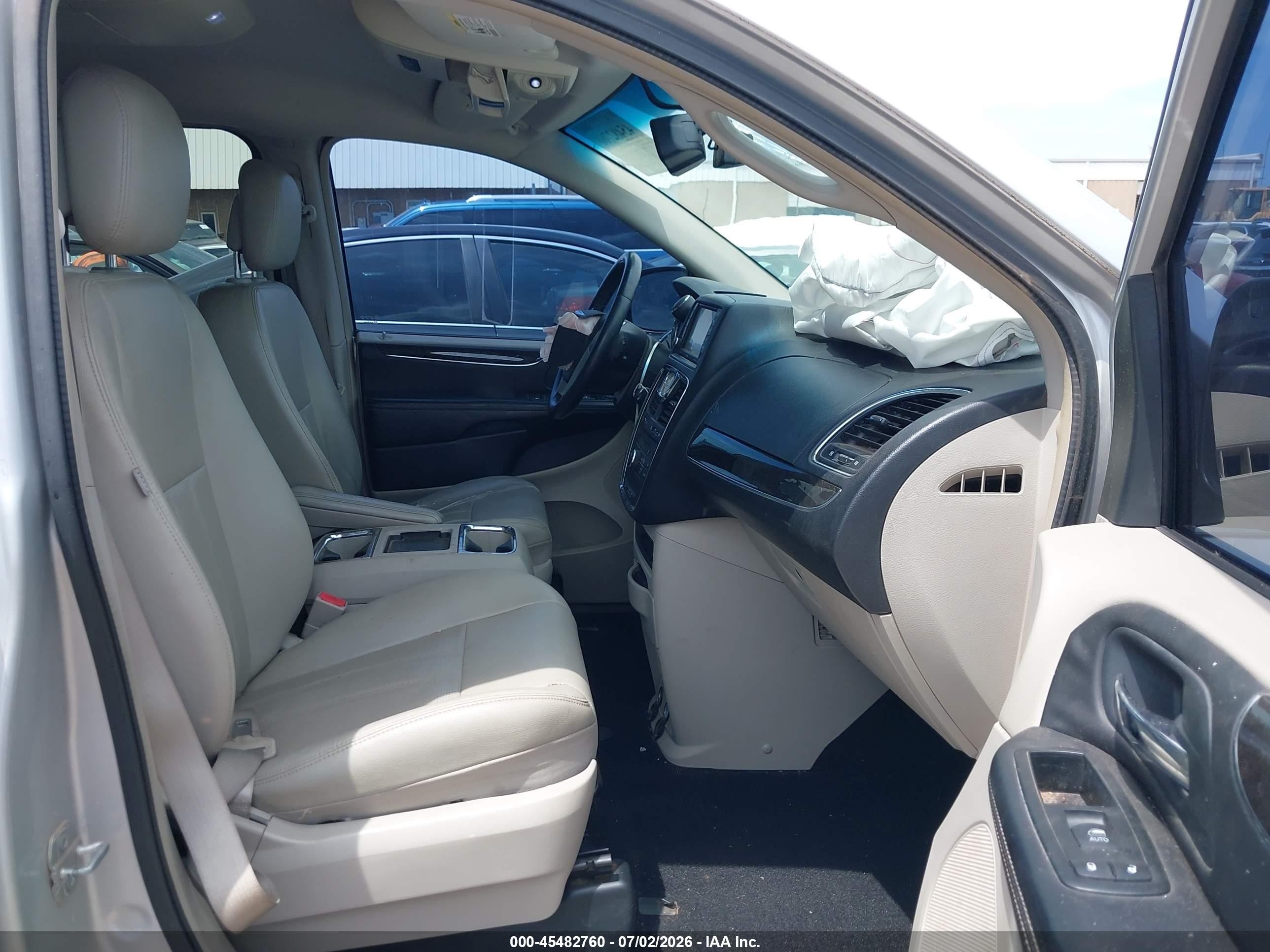 2012 Chrysler Town & Country Touring Silver vin: 2C4RC1BG3CR327727