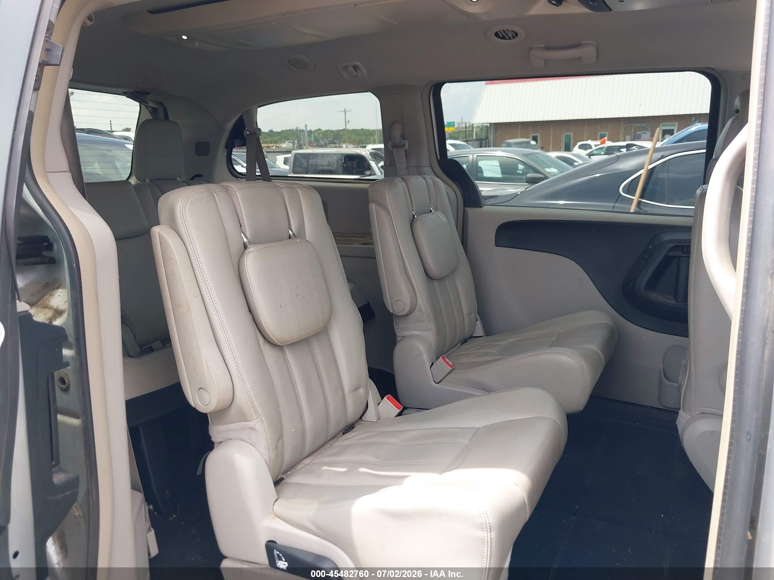 2012 Chrysler Town & Country Touring Silver vin: 2C4RC1BG3CR327727