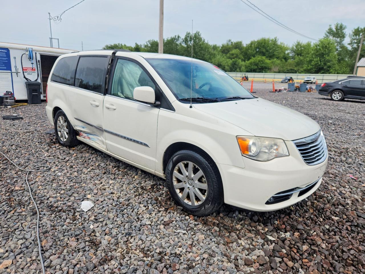 2012 Chrysler Town & Country Touring White vin: 2C4RC1BG3CR376040